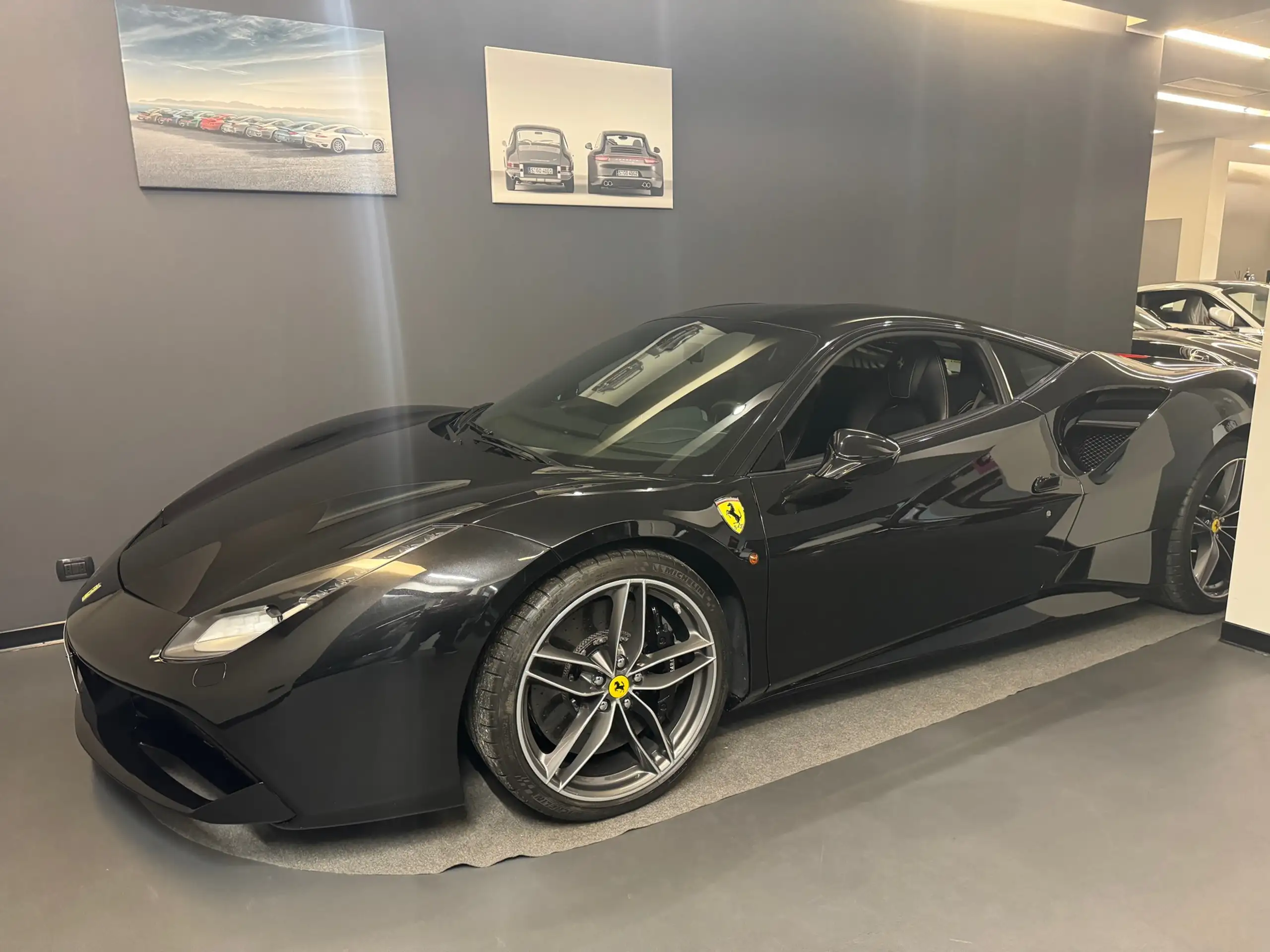 Ferrari - 488