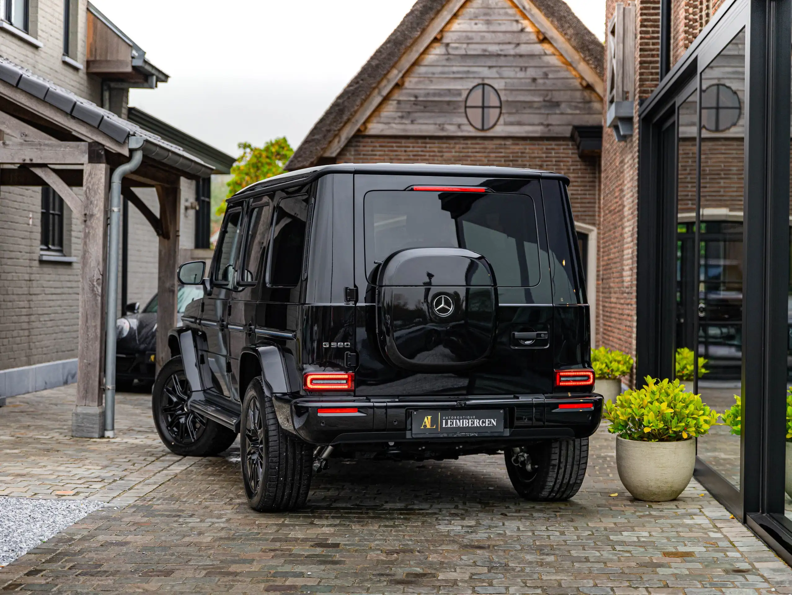 Mercedes-Benz - G