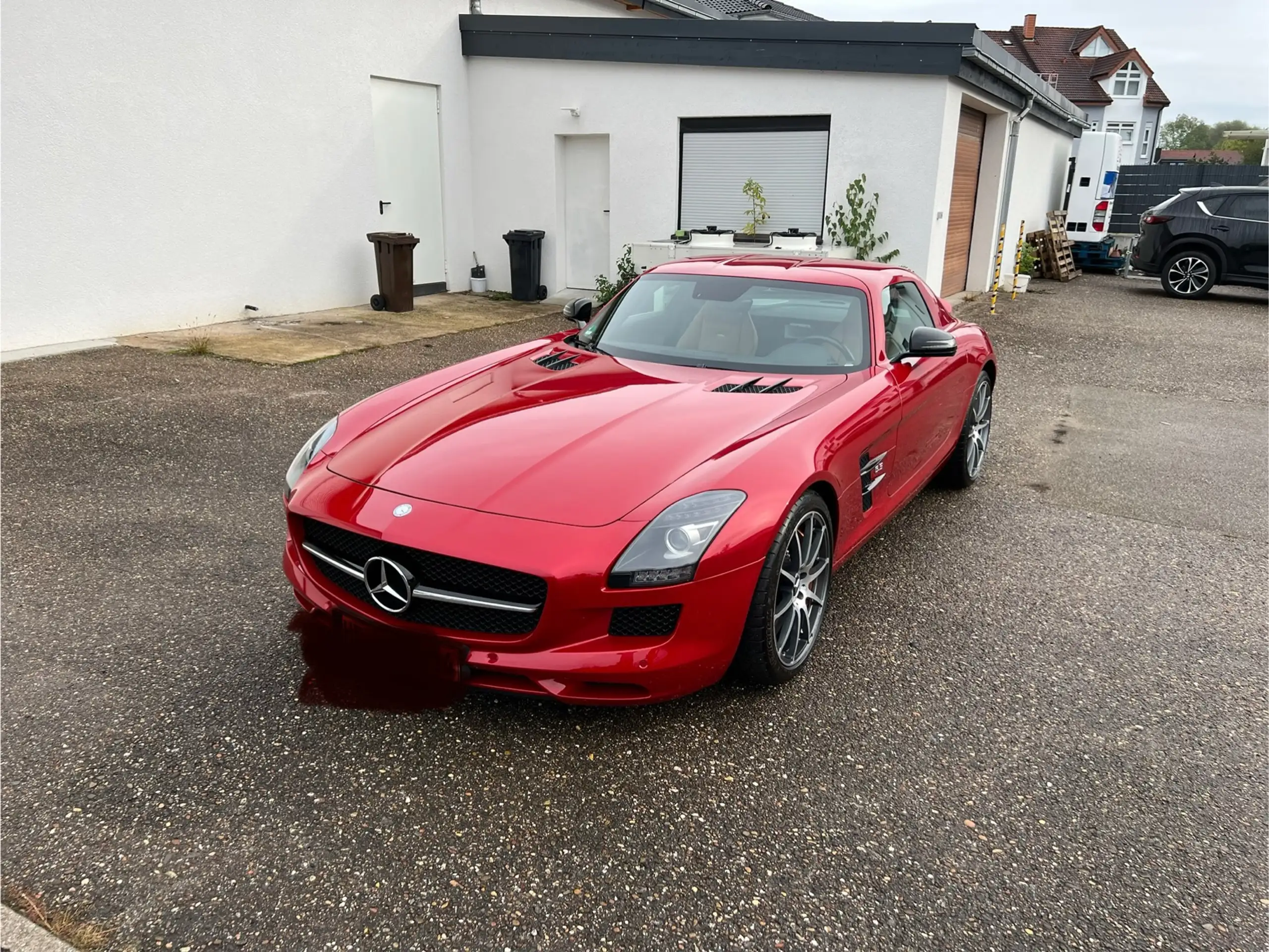 Mercedes-Benz - SLS