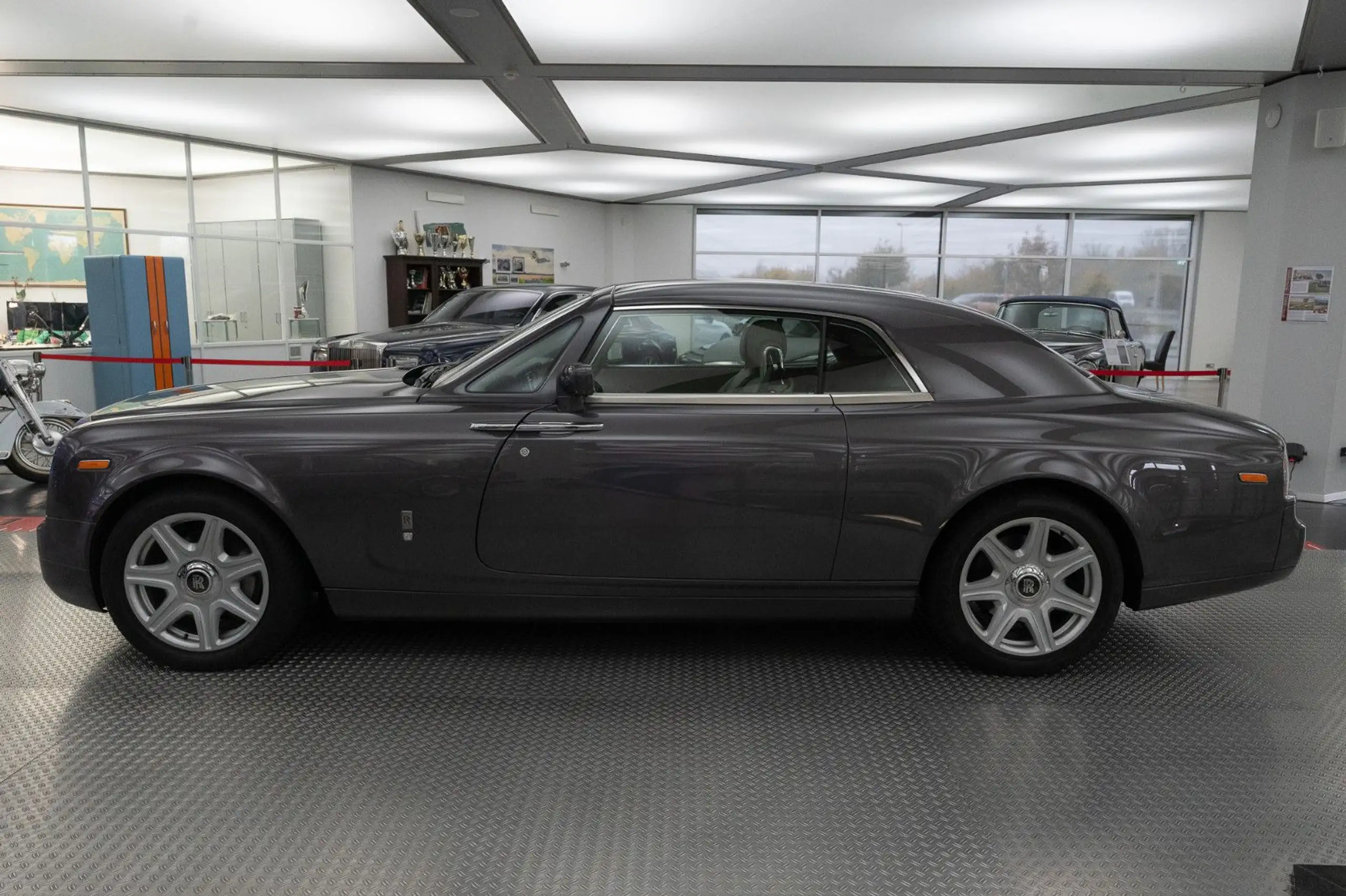 Rolls-Royce - Phantom