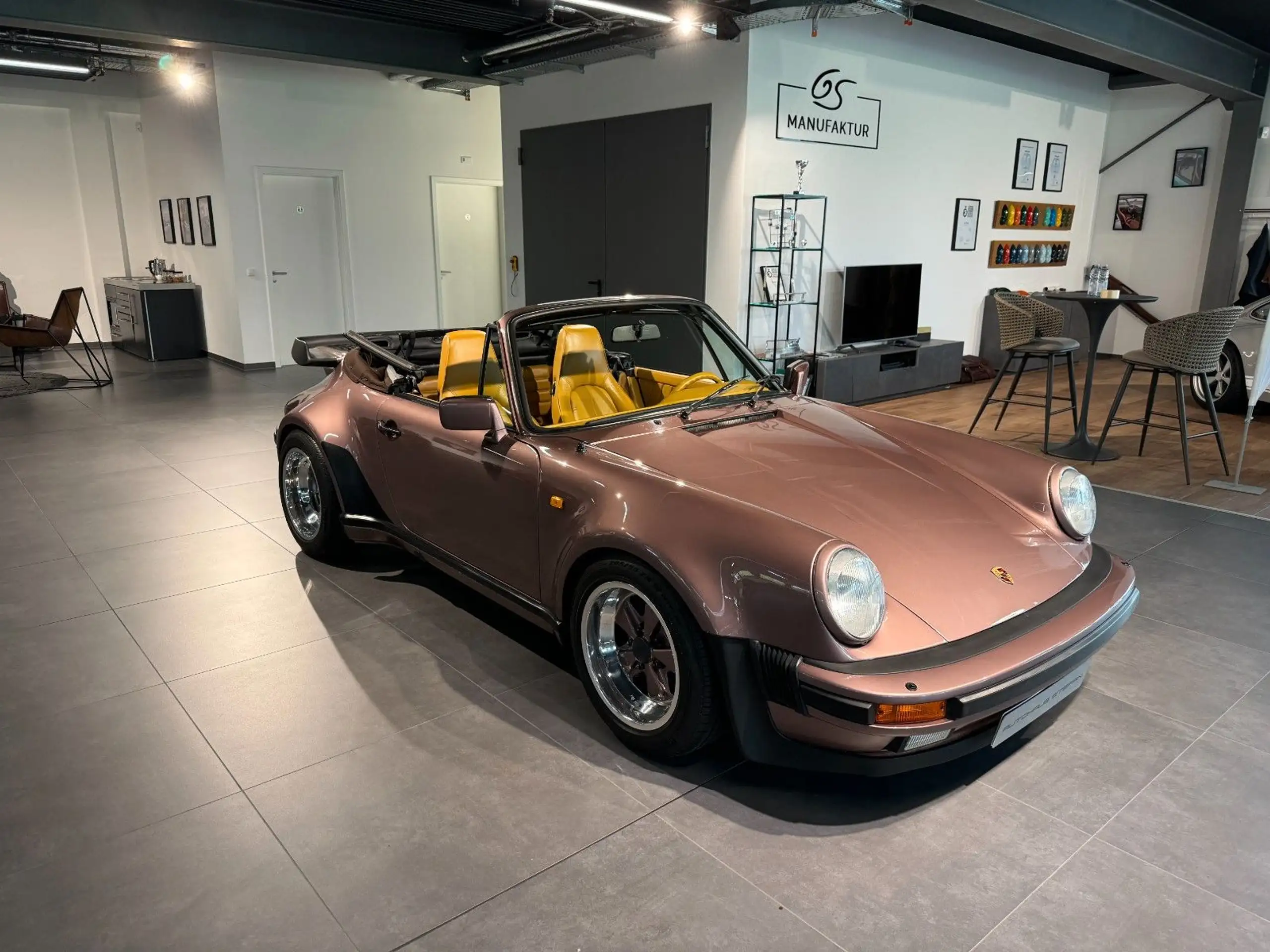 Porsche - 930