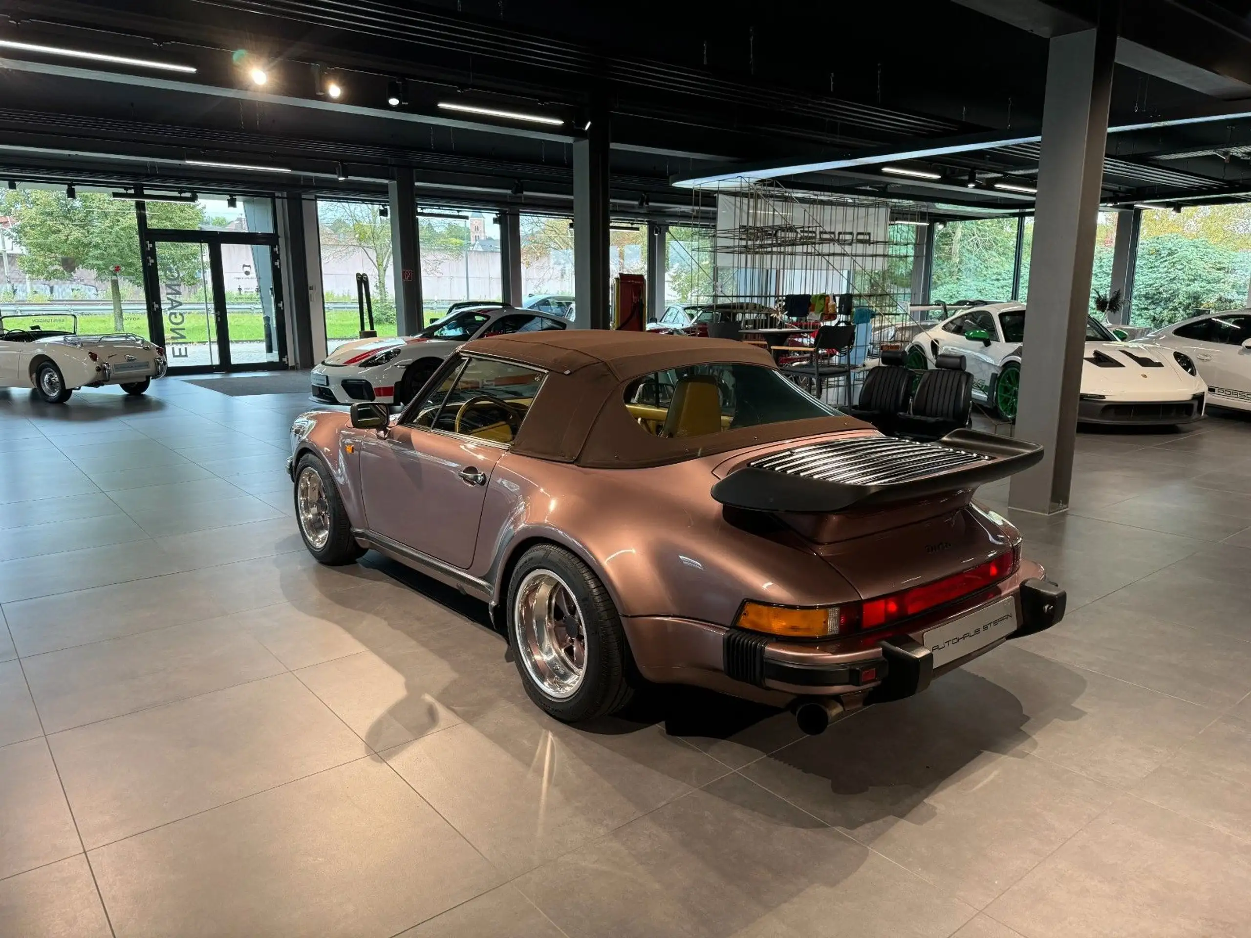 Porsche - 930