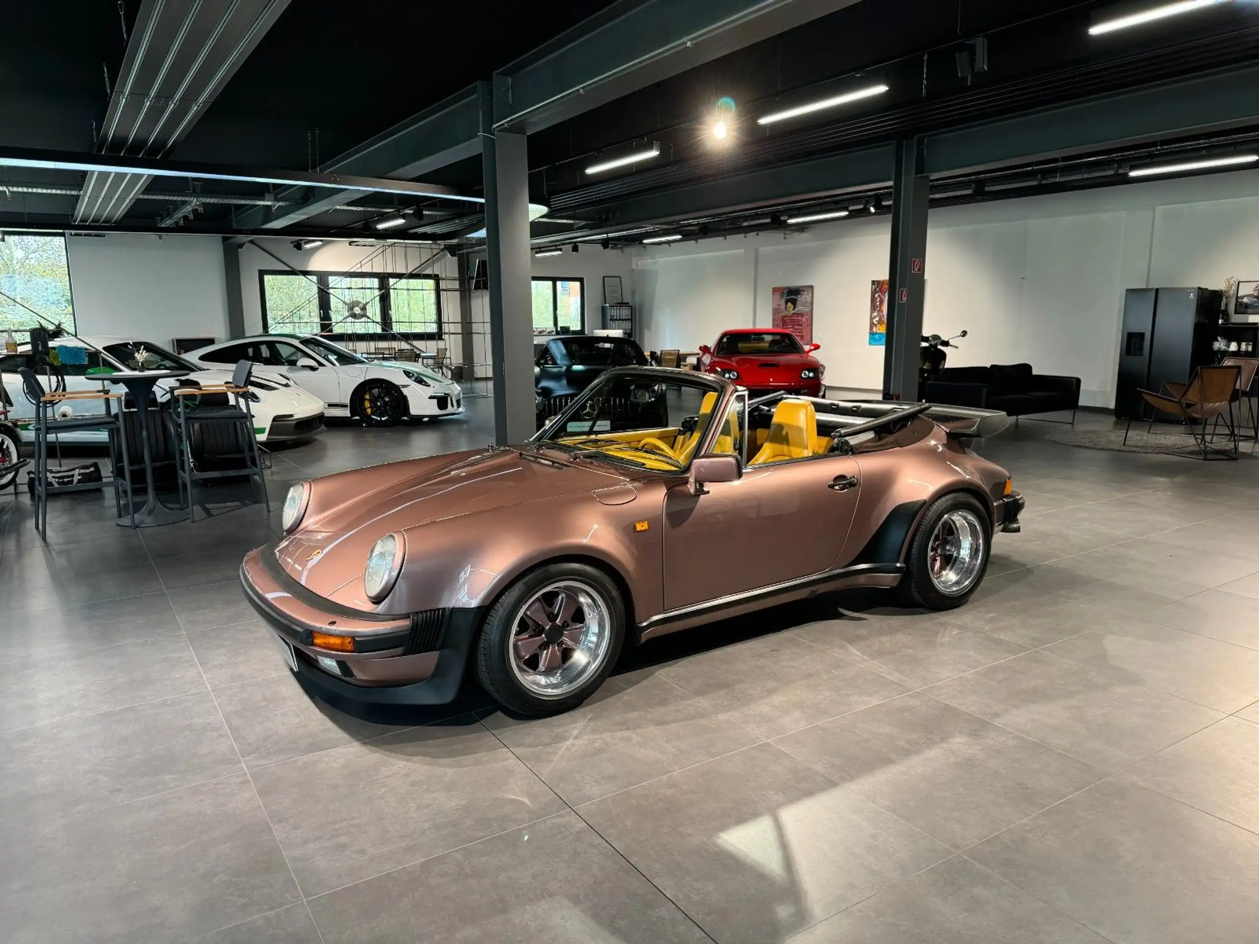 Porsche - 930