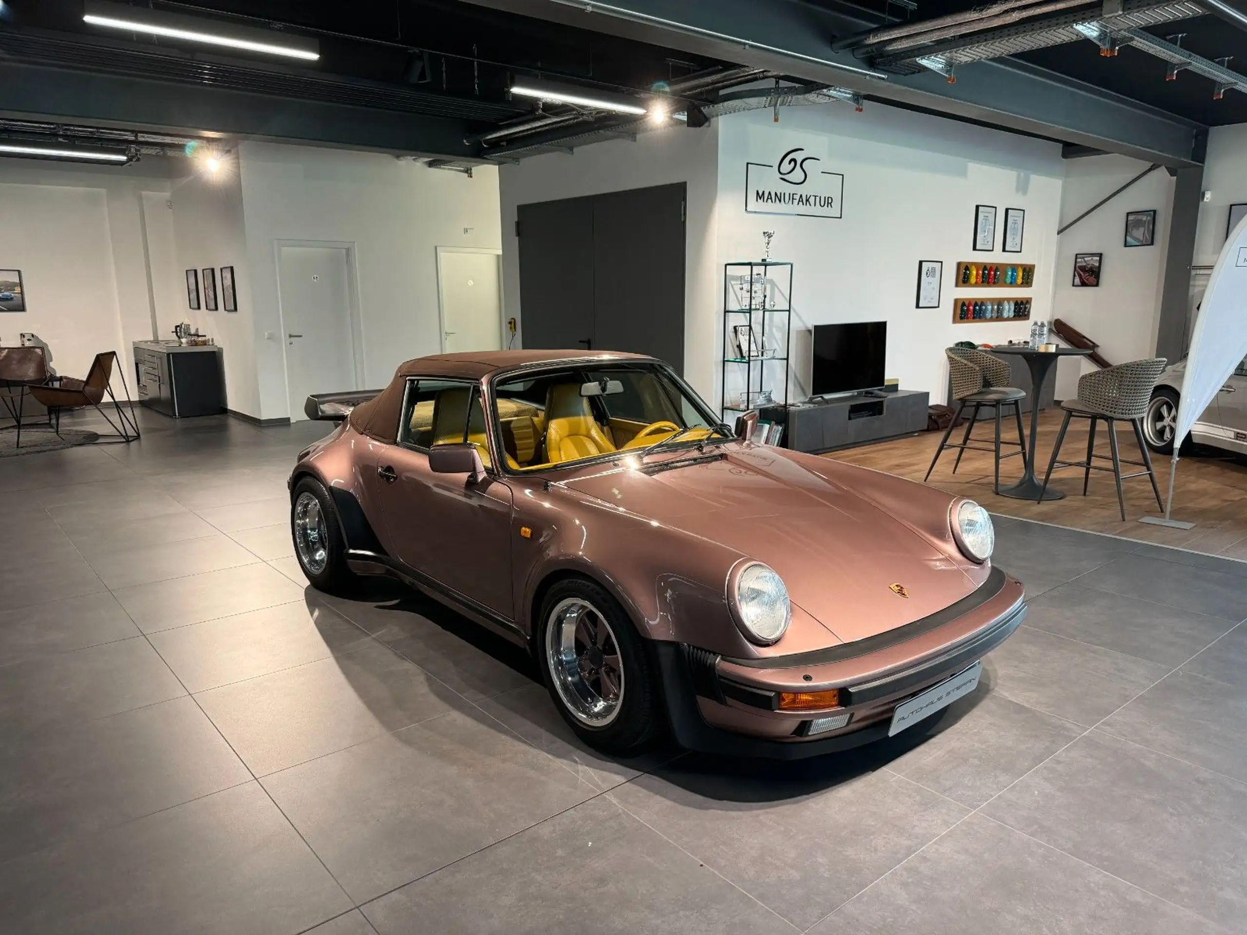 Porsche - 930