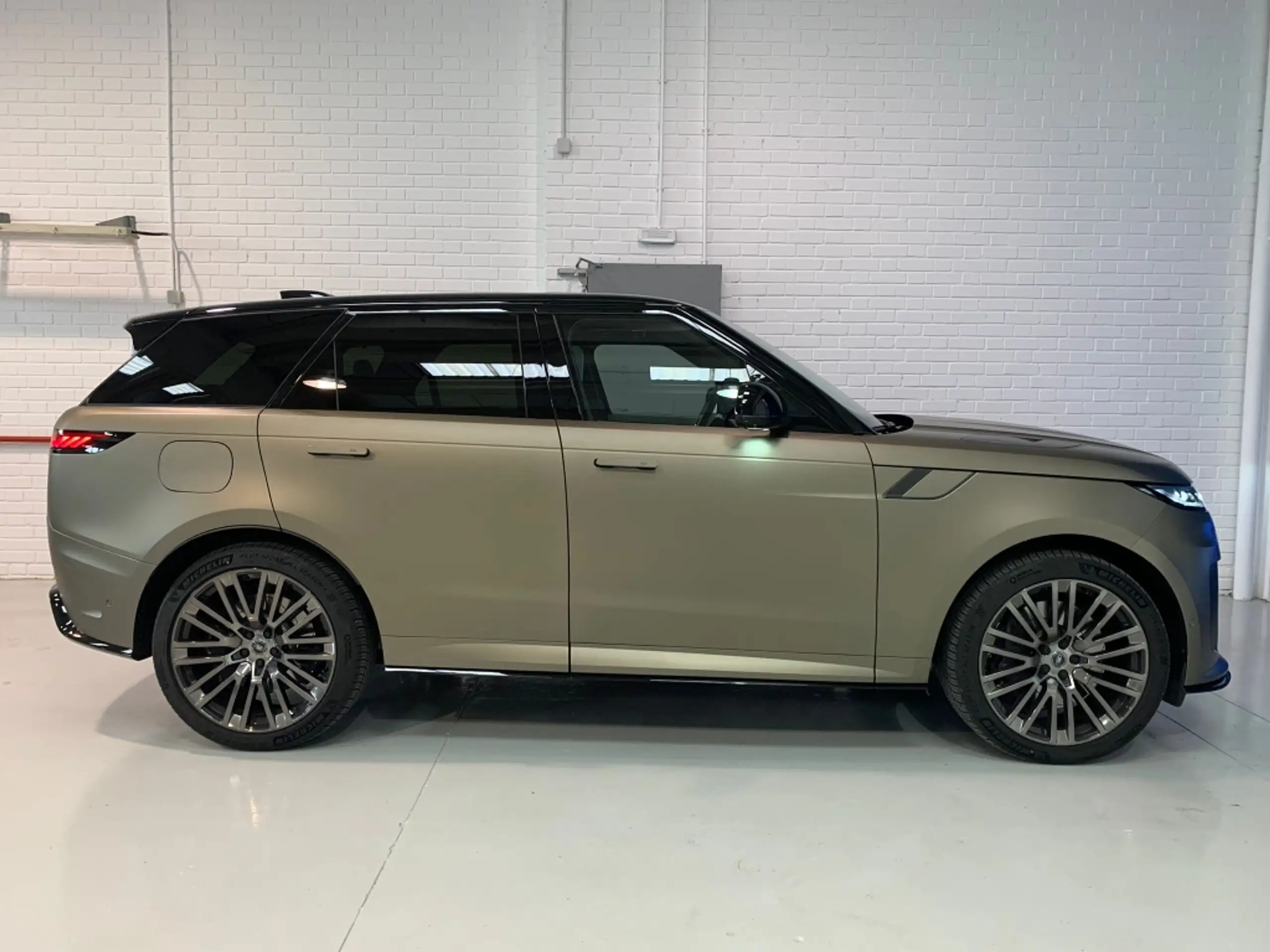 Land Rover - Range Rover Sport