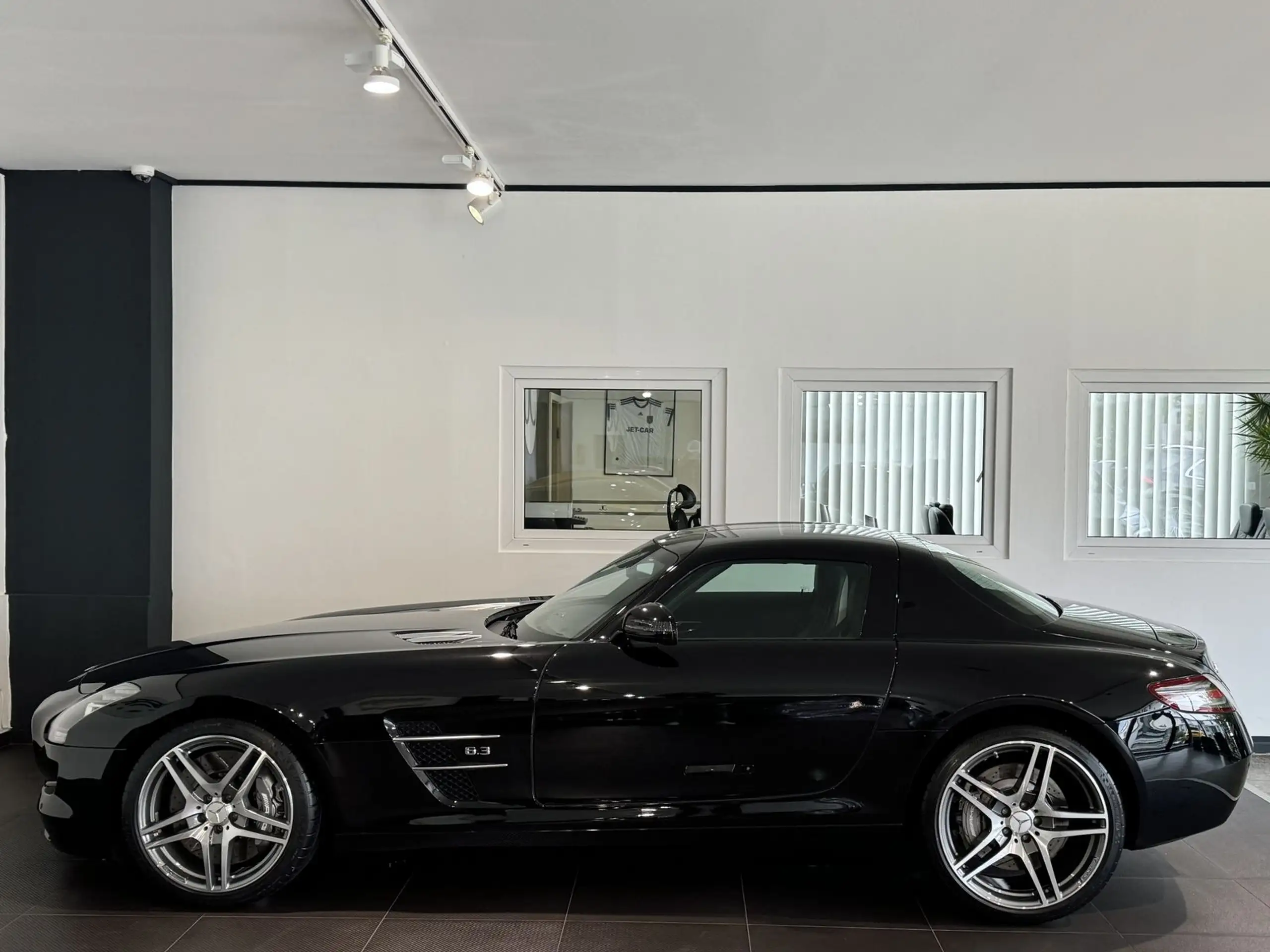 Mercedes-Benz - SLS