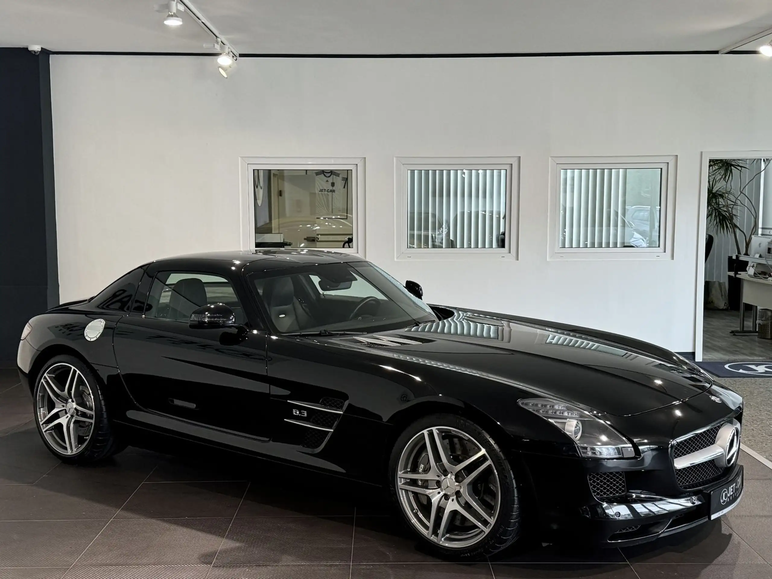 Mercedes-Benz - SLS