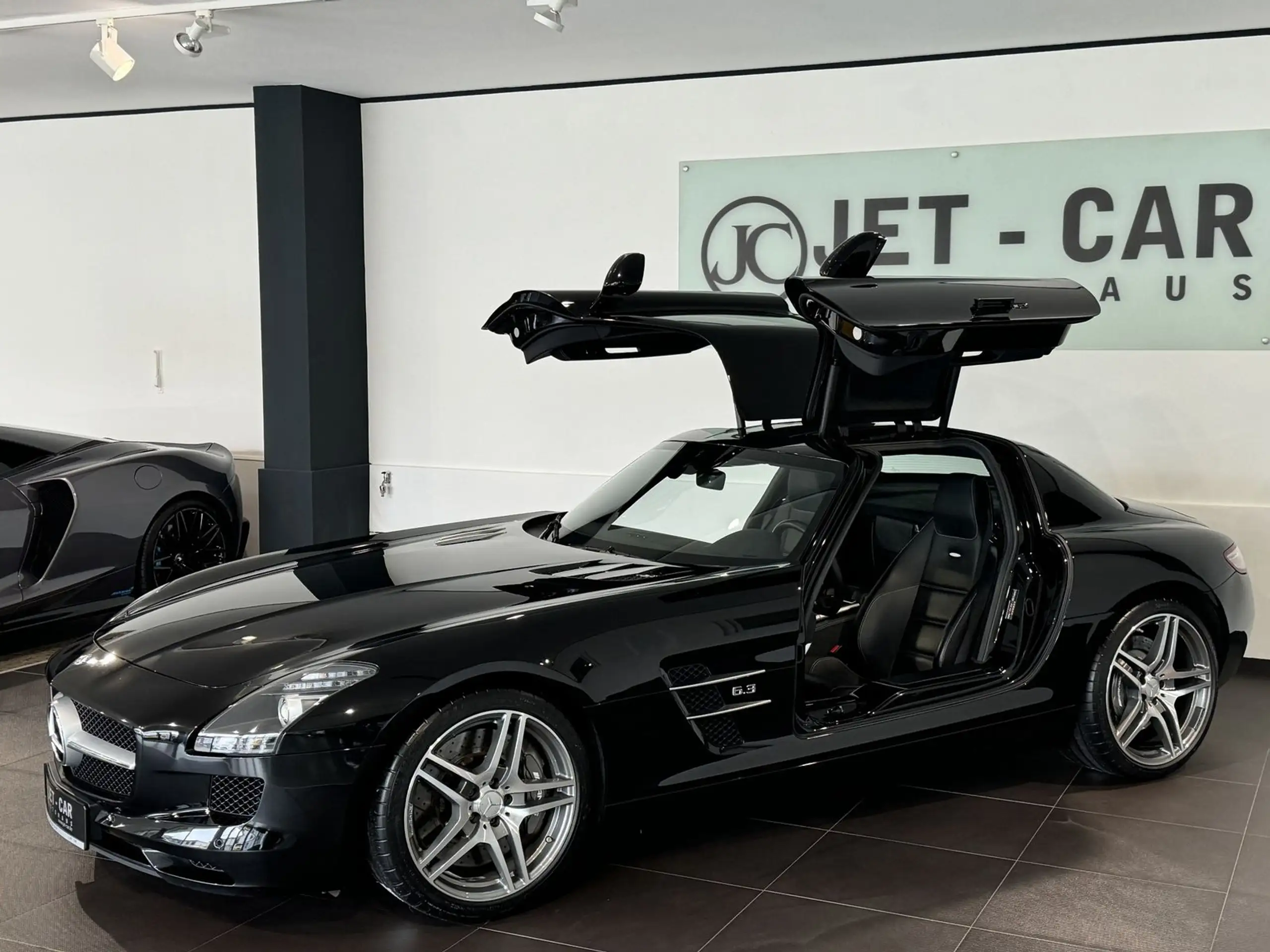 Mercedes-Benz - SLS