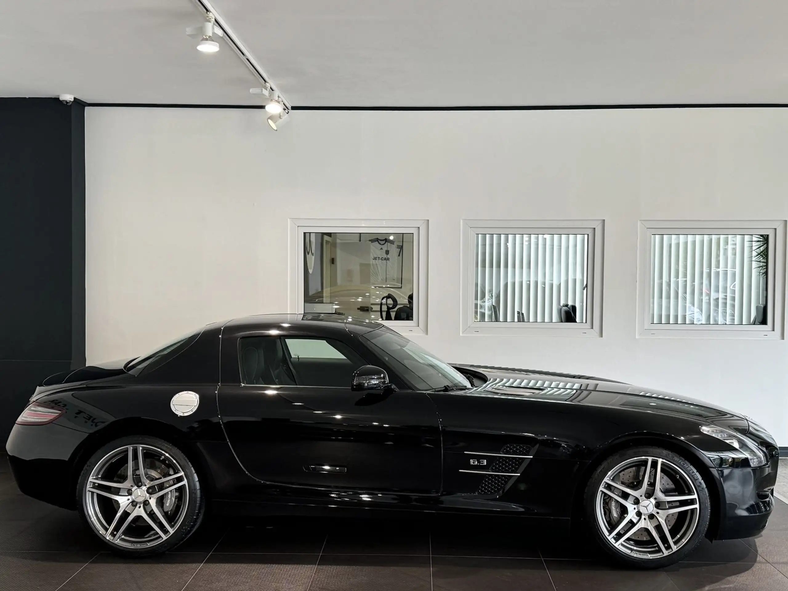 Mercedes-Benz - SLS