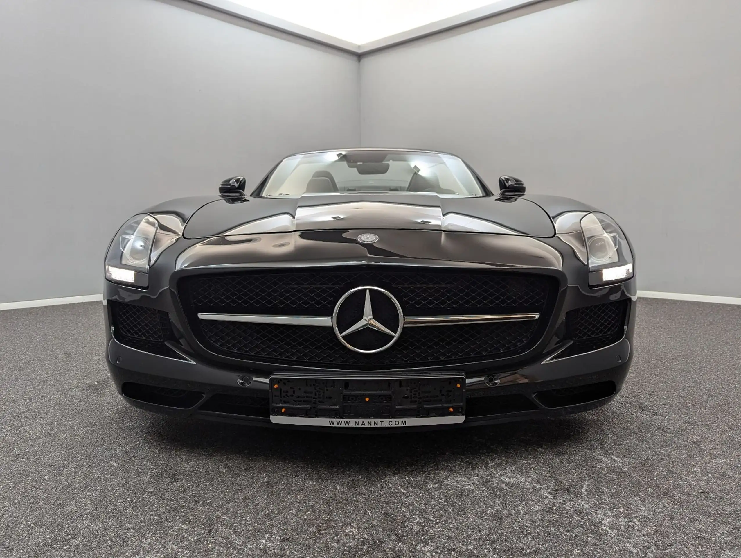 Mercedes-Benz - SLS