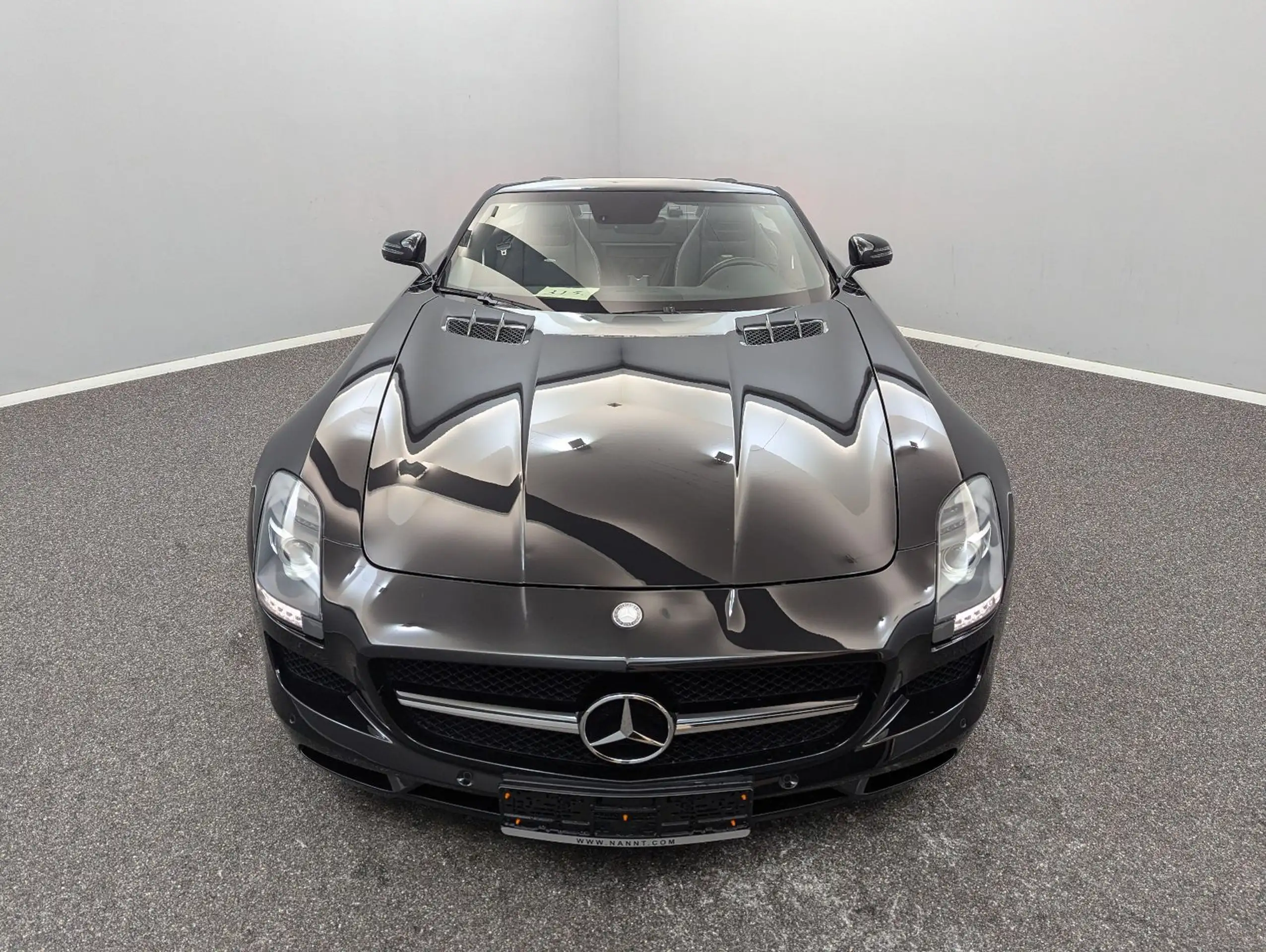 Mercedes-Benz - SLS