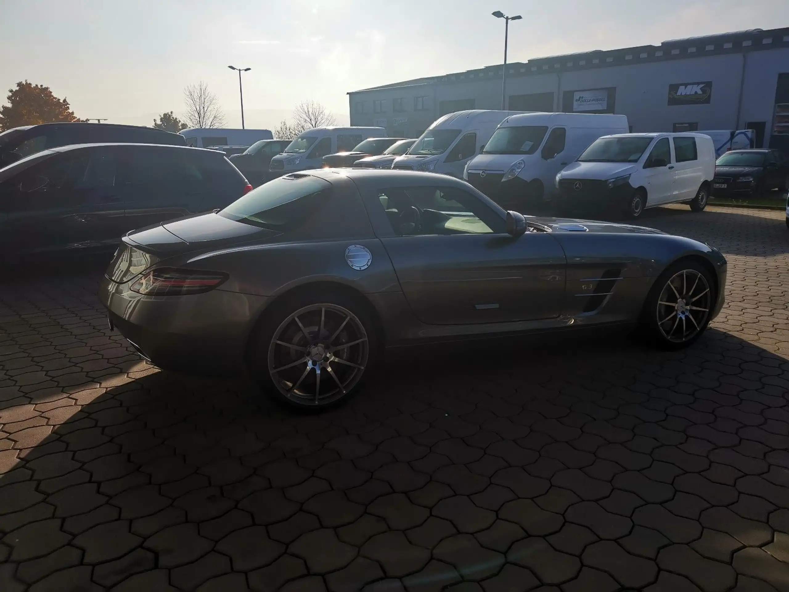 Mercedes-Benz - SLS