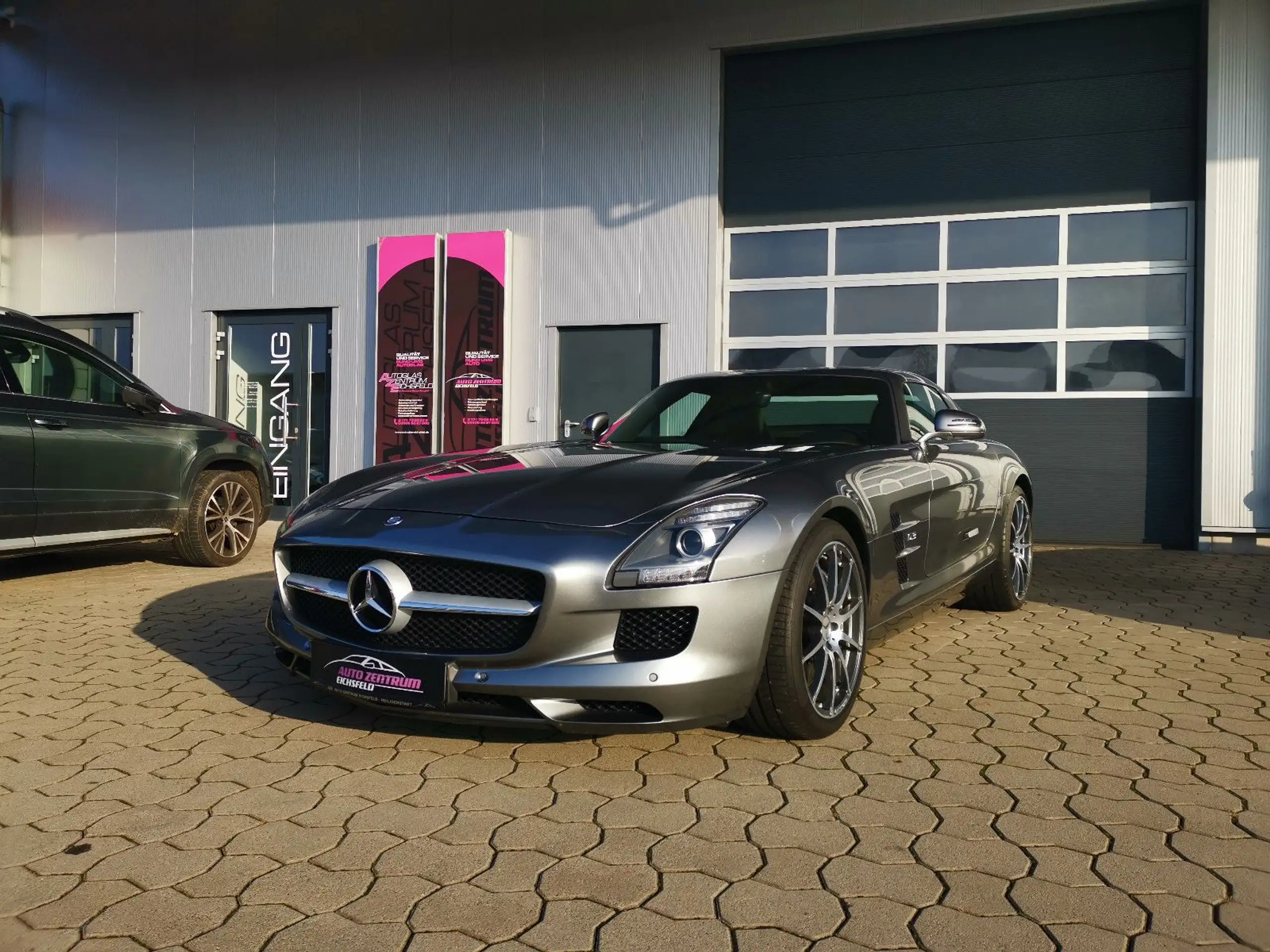 Mercedes-Benz - SLS