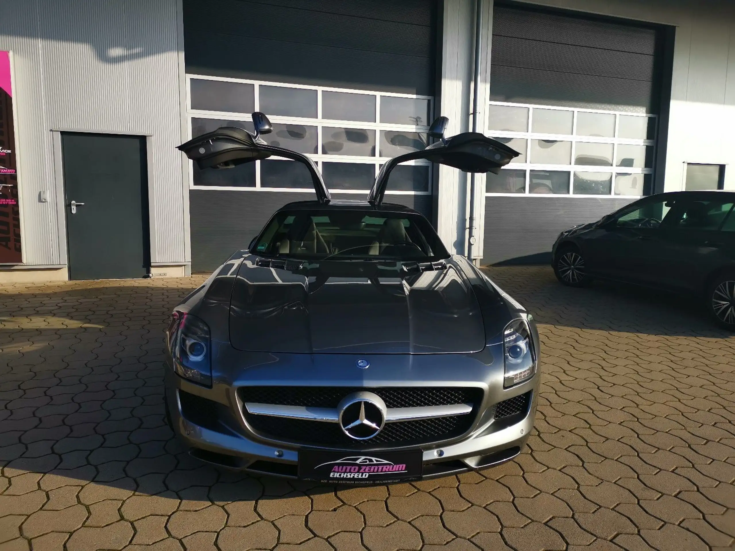 Mercedes-Benz - SLS