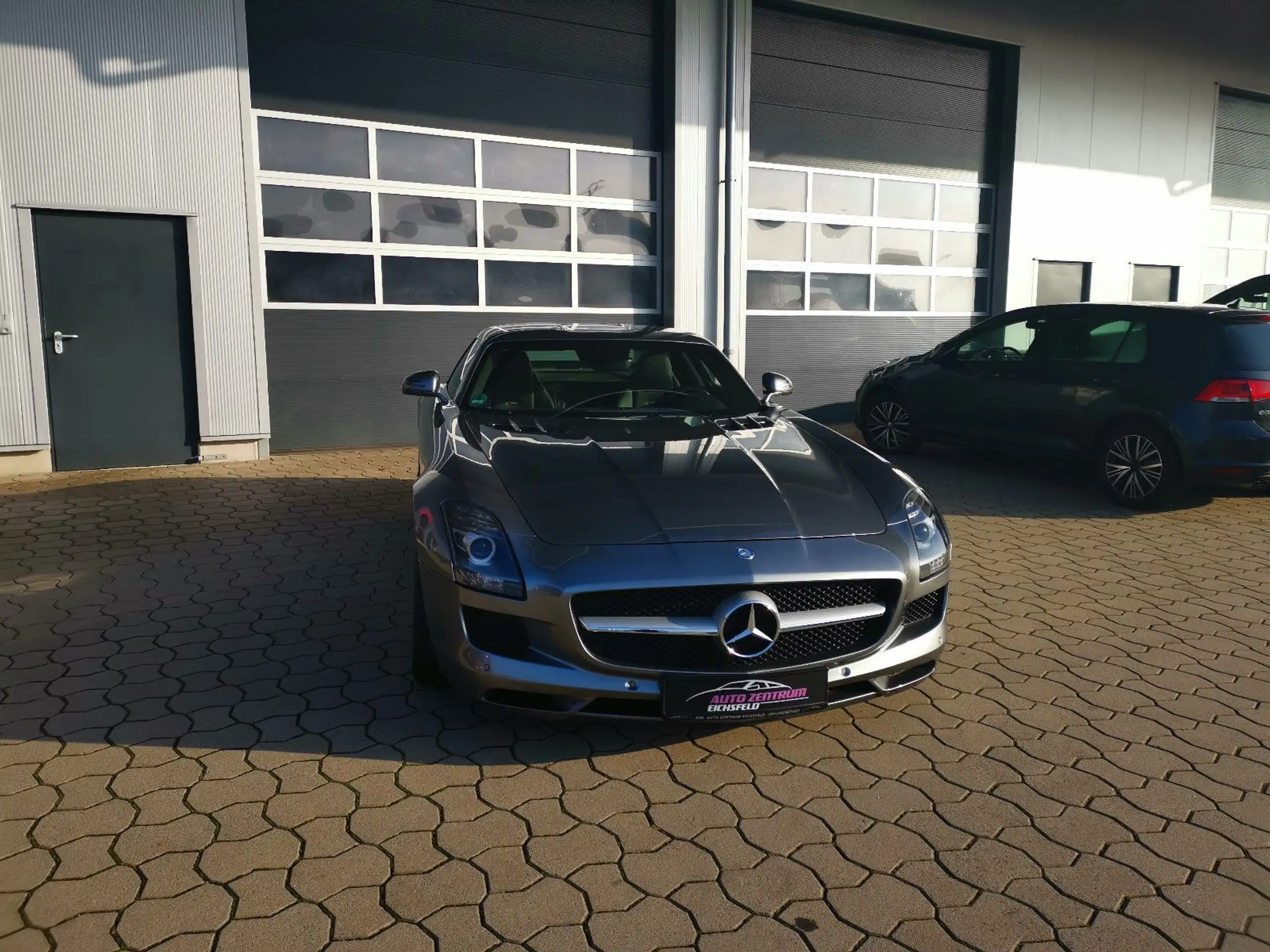 Mercedes-Benz - SLS