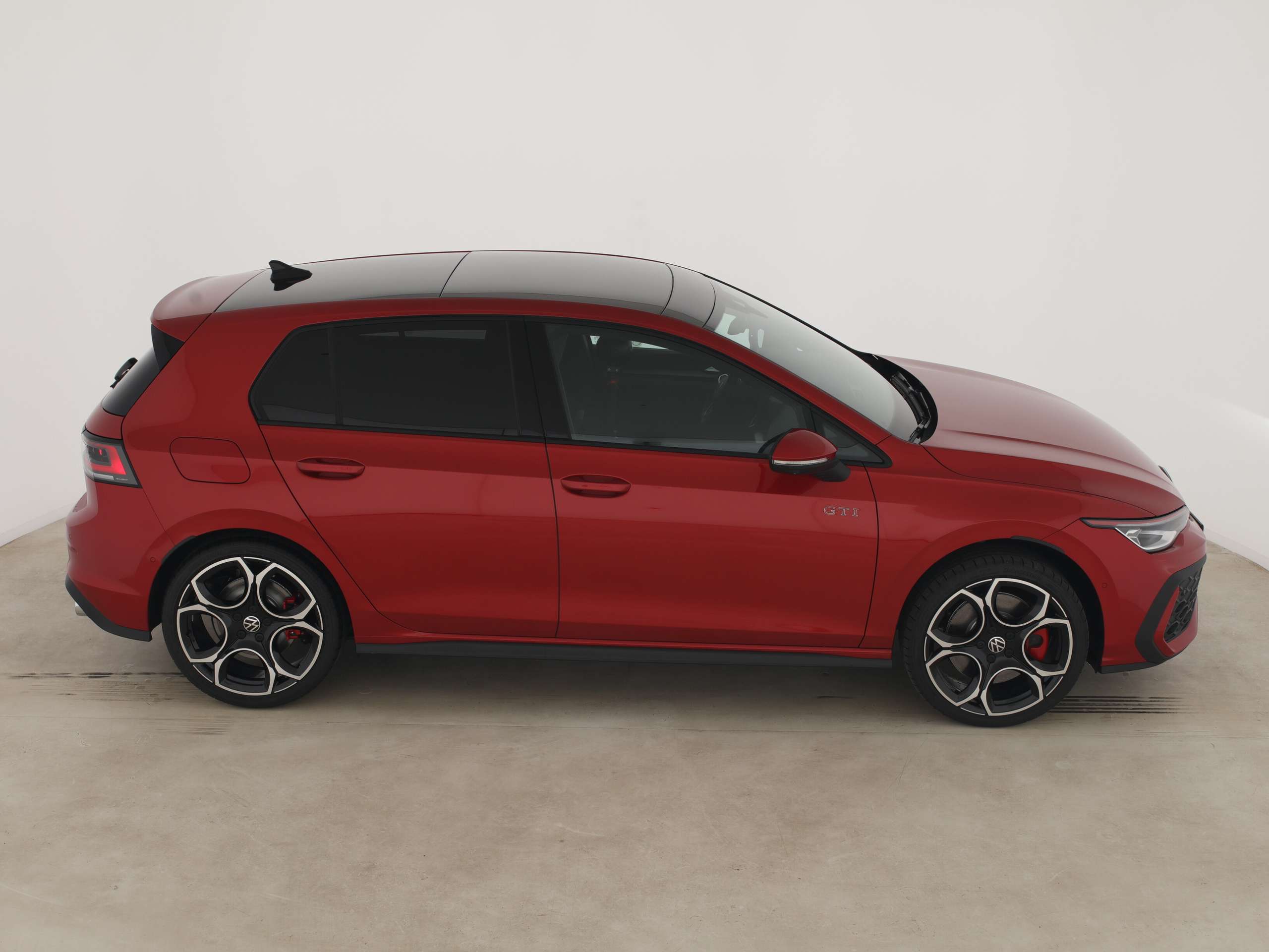 Volkswagen - Golf GTI