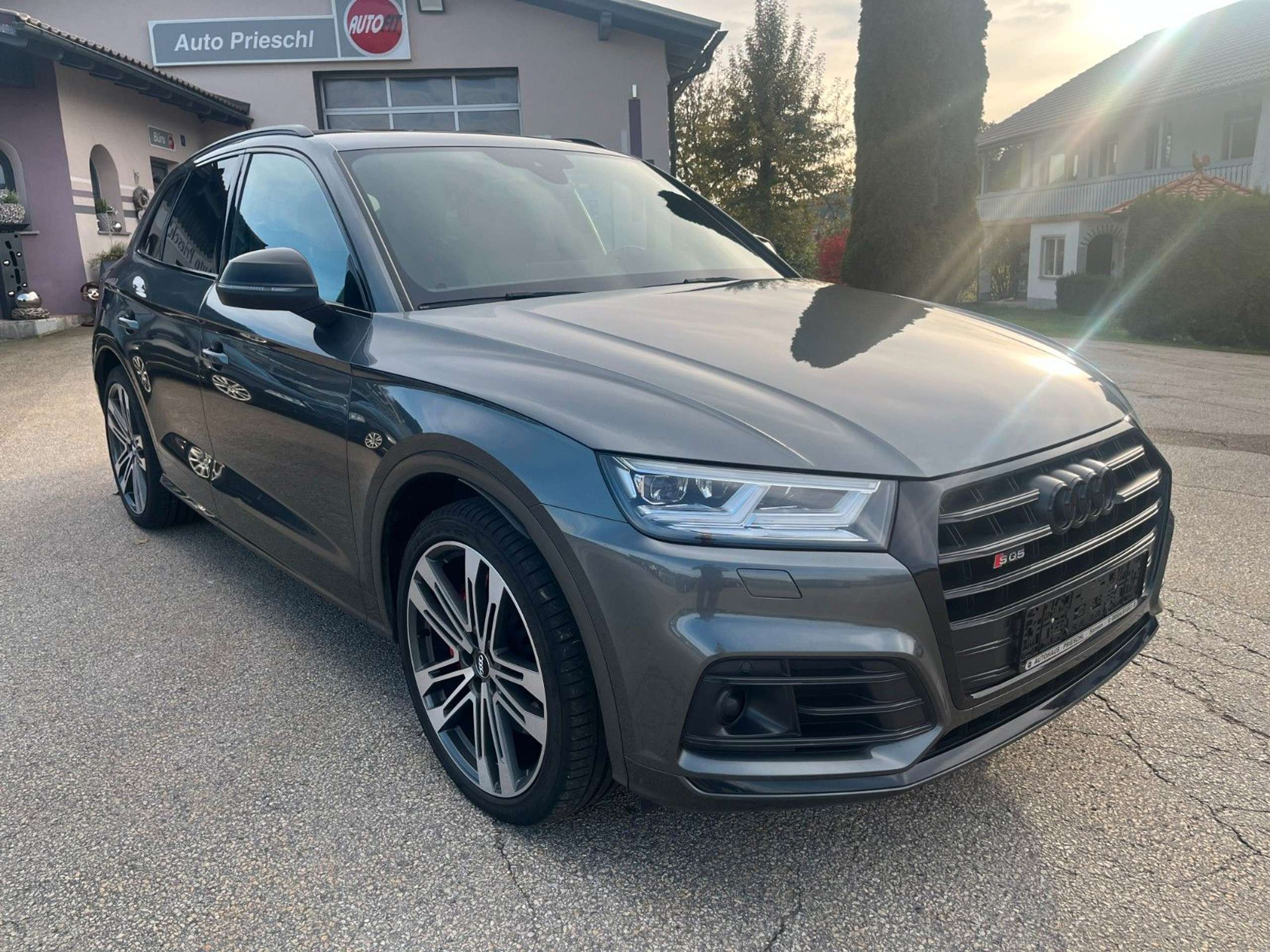 Audi - SQ5