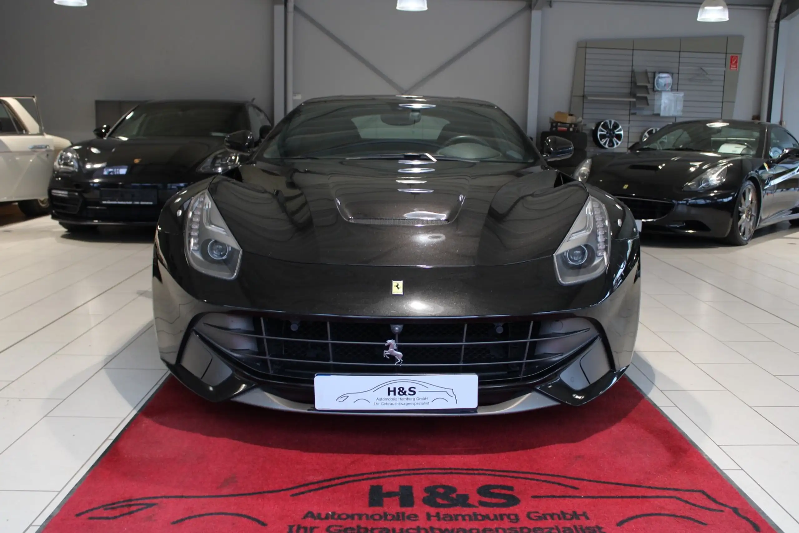 Ferrari - F12