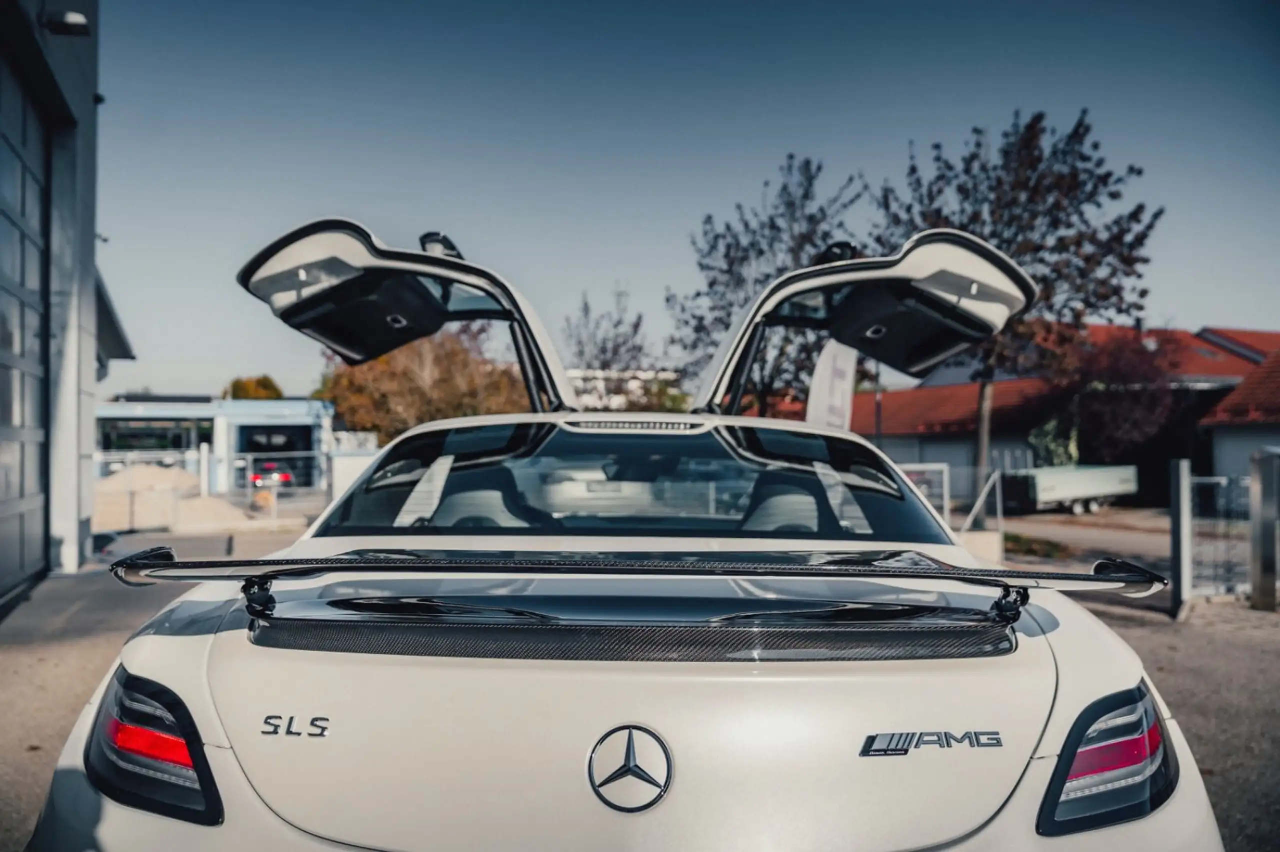 Mercedes-Benz - SLS