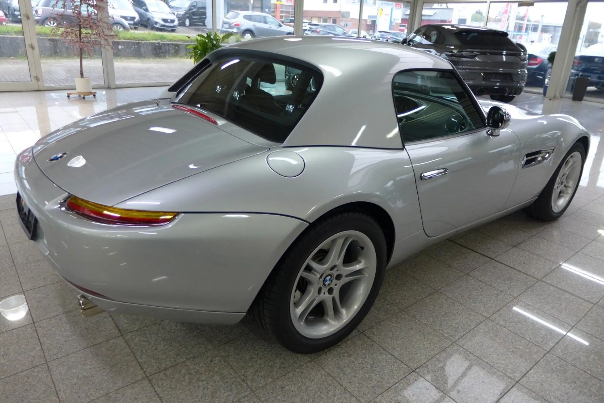 BMW - Z8