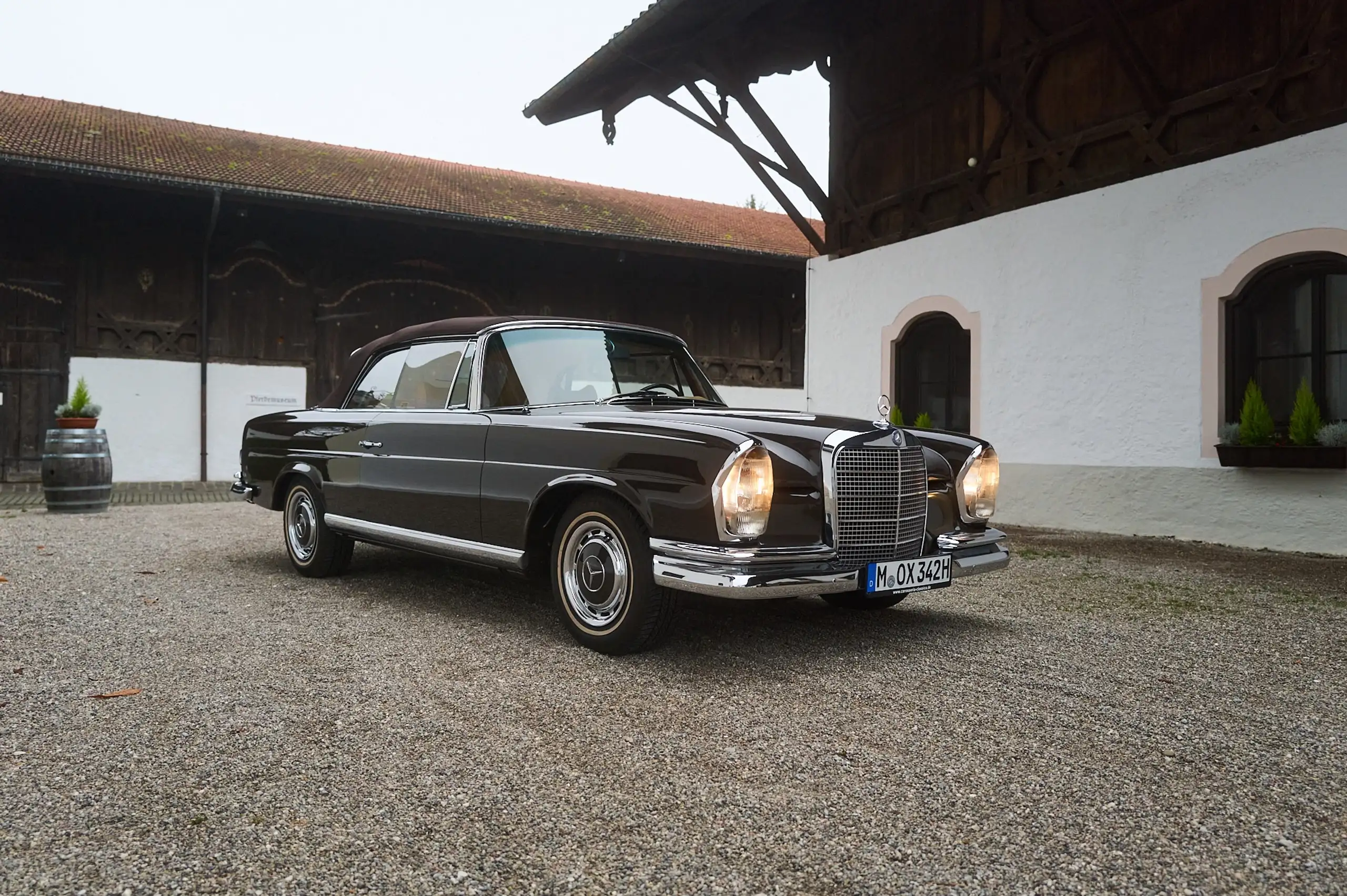 Mercedes-Benz - 280