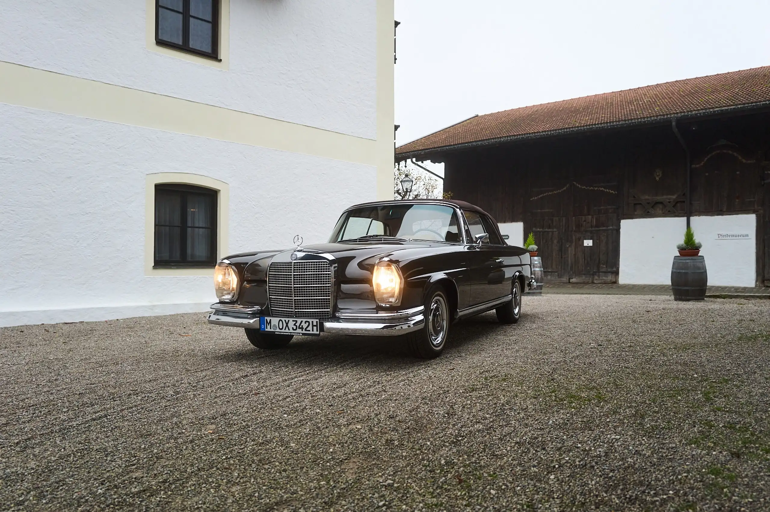 Mercedes-Benz - 280