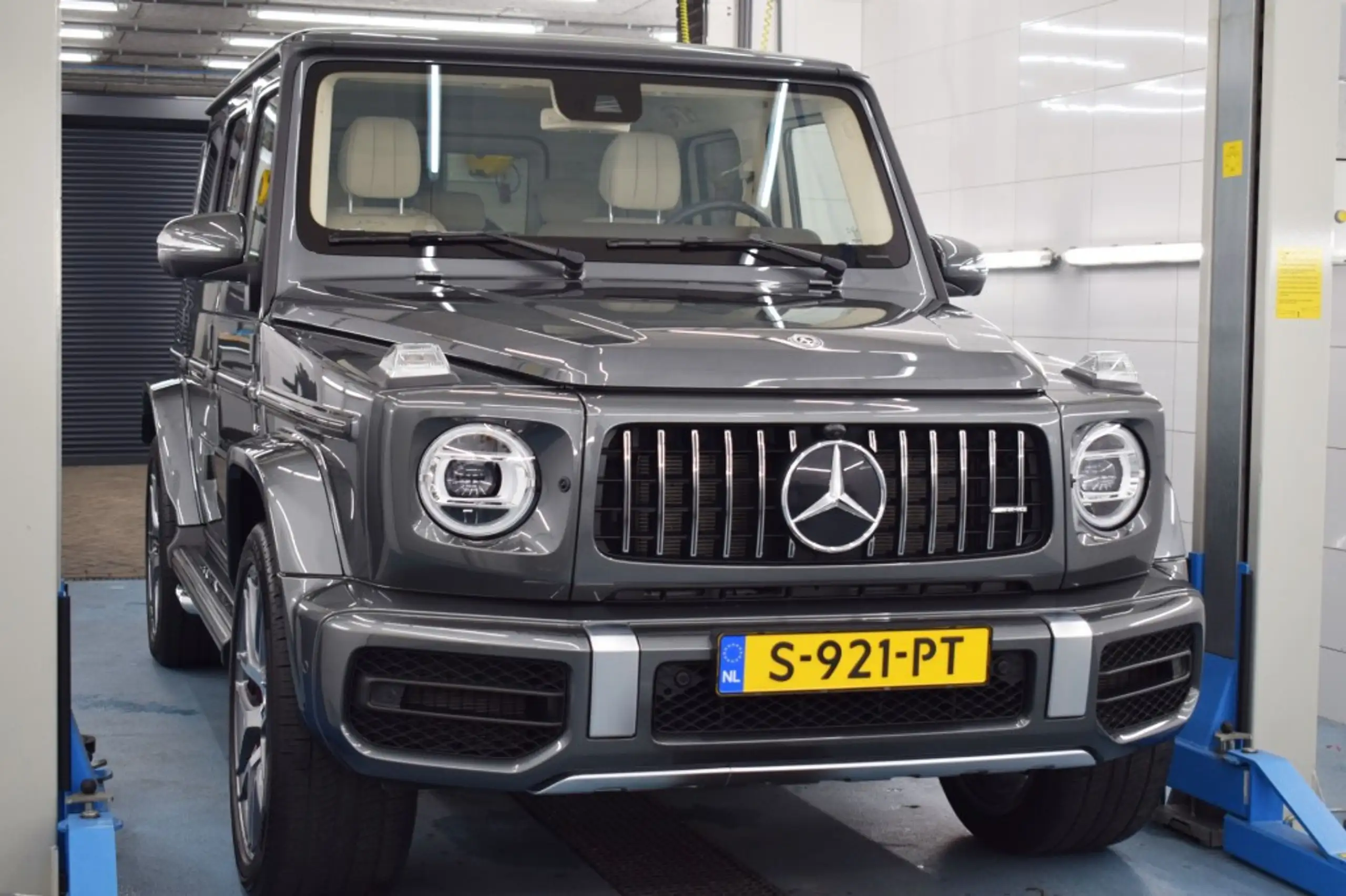 Mercedes-Benz - G 63 AMG