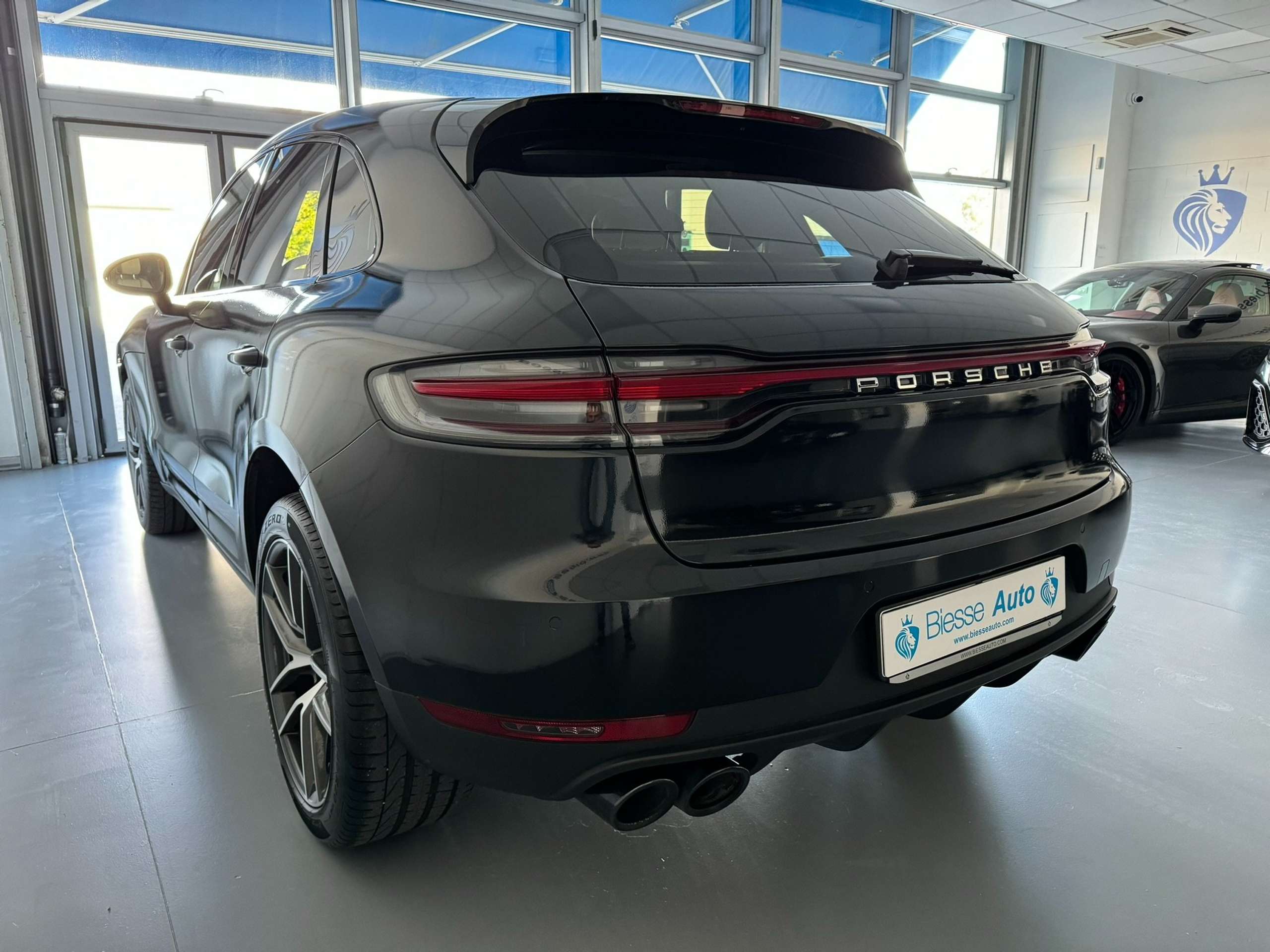 Porsche - Macan