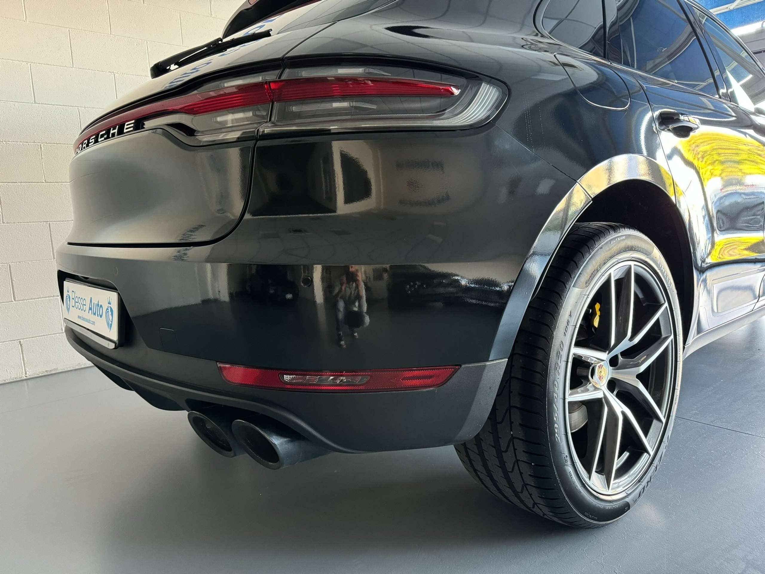 Porsche - Macan