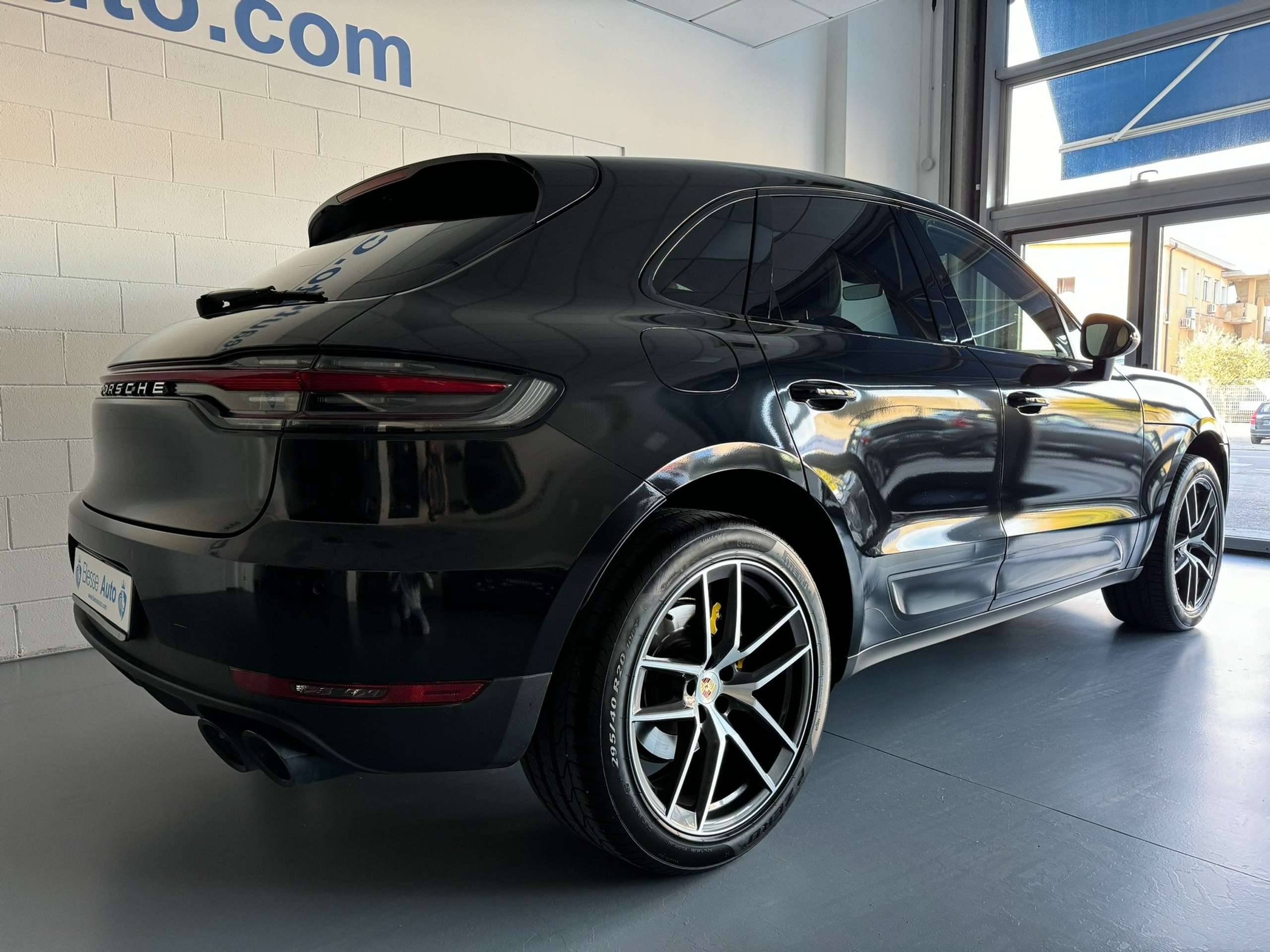 Porsche - Macan