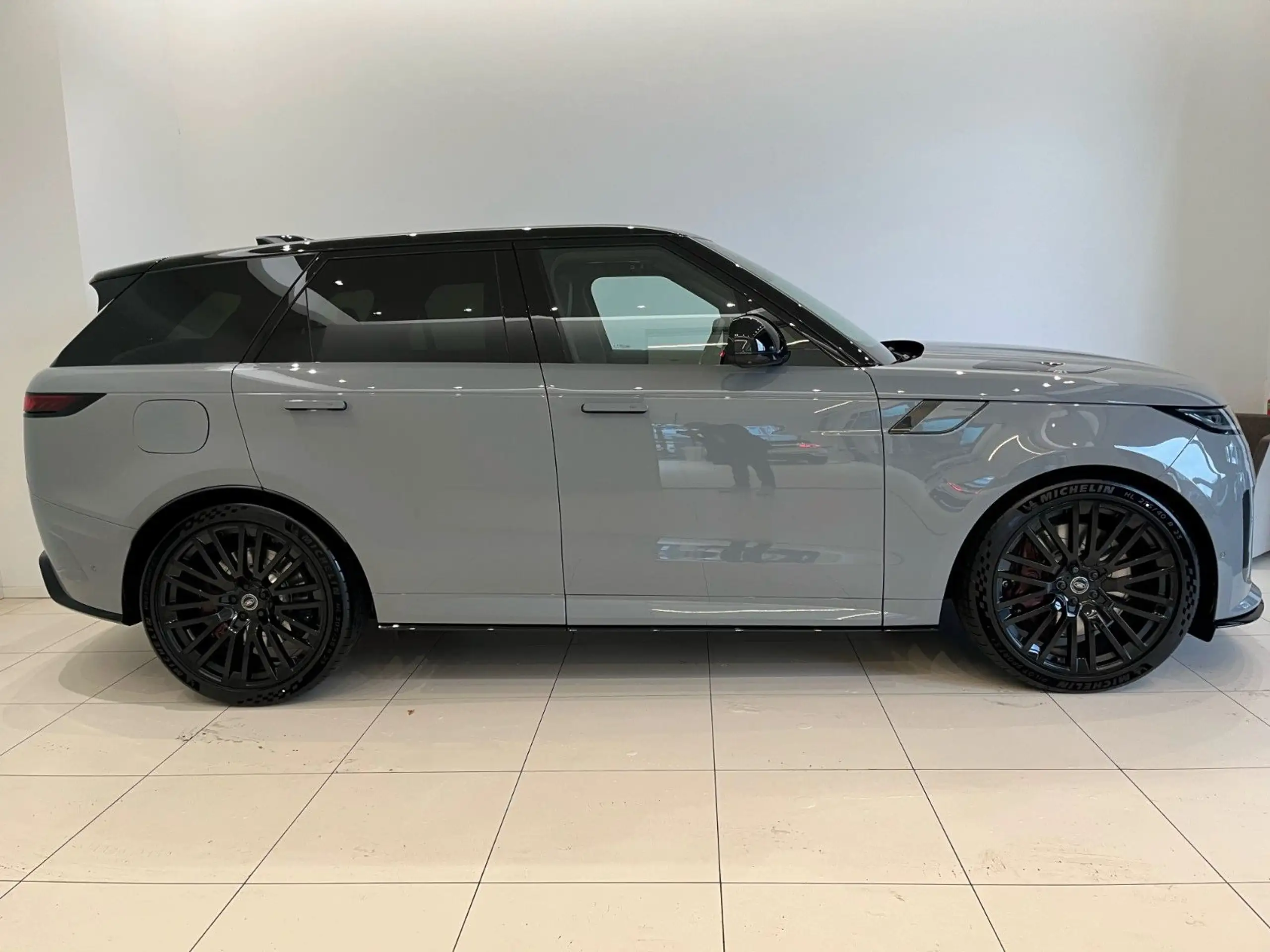 Land Rover - Range Rover Sport