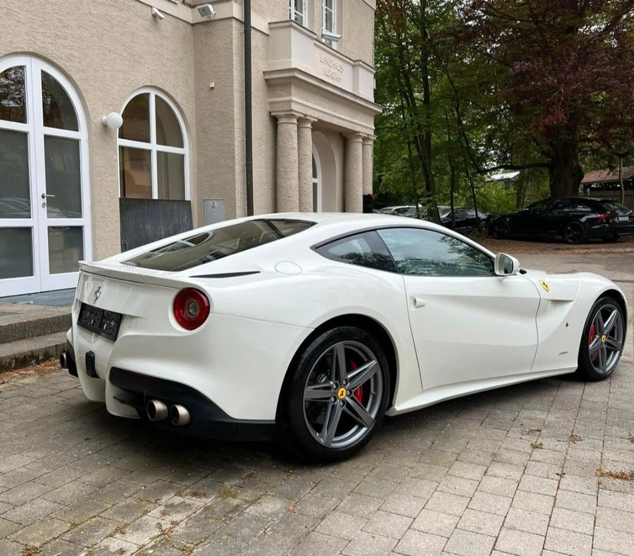 Ferrari - F12