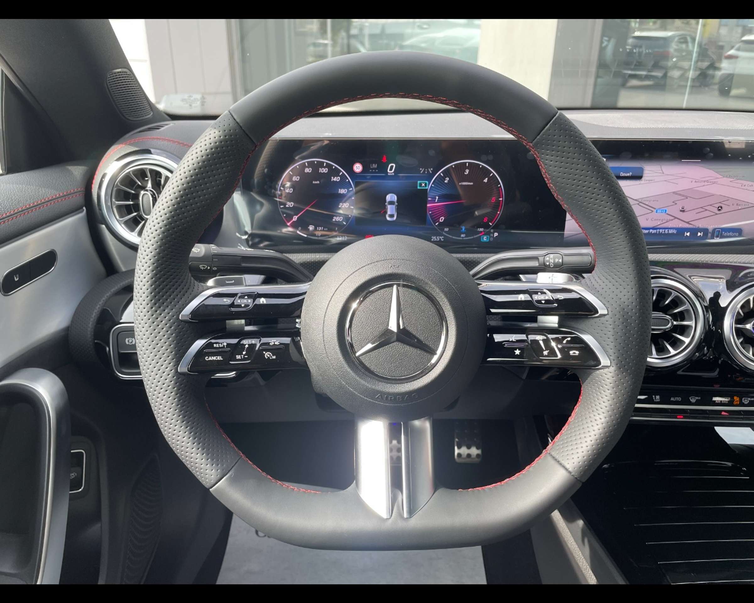 Mercedes-Benz - CLA 200