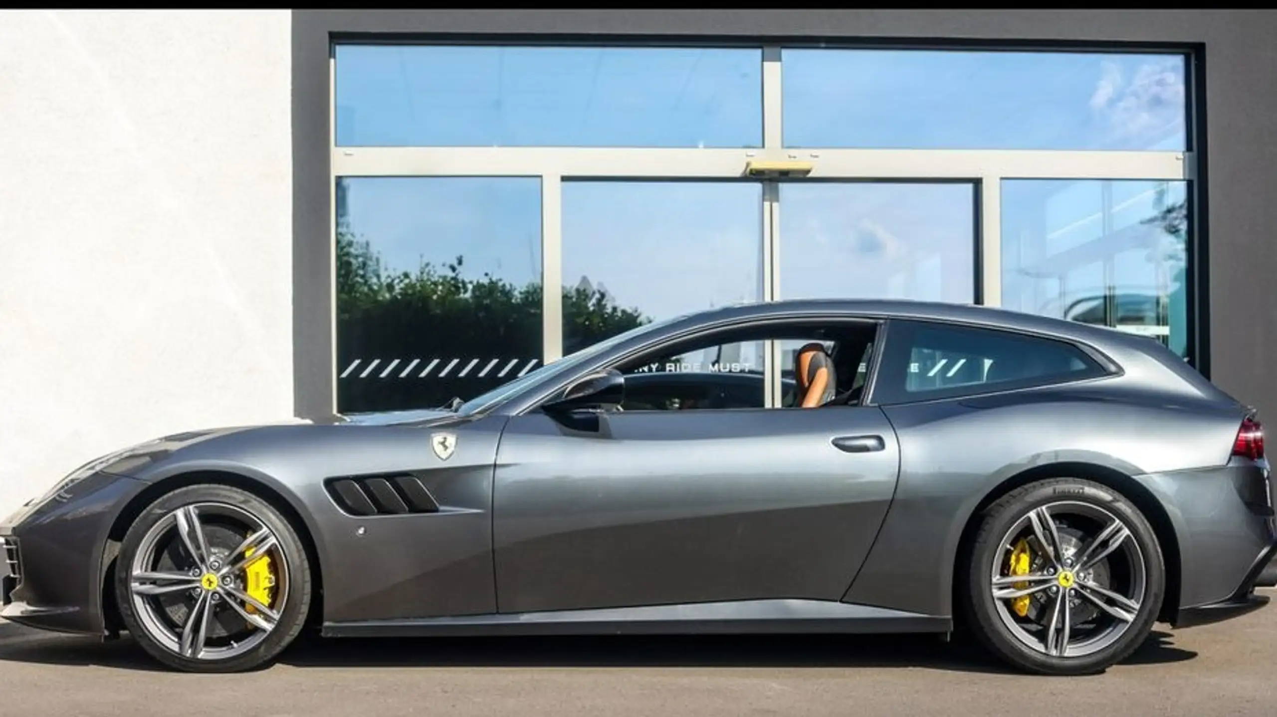 Ferrari - GTC4 Lusso