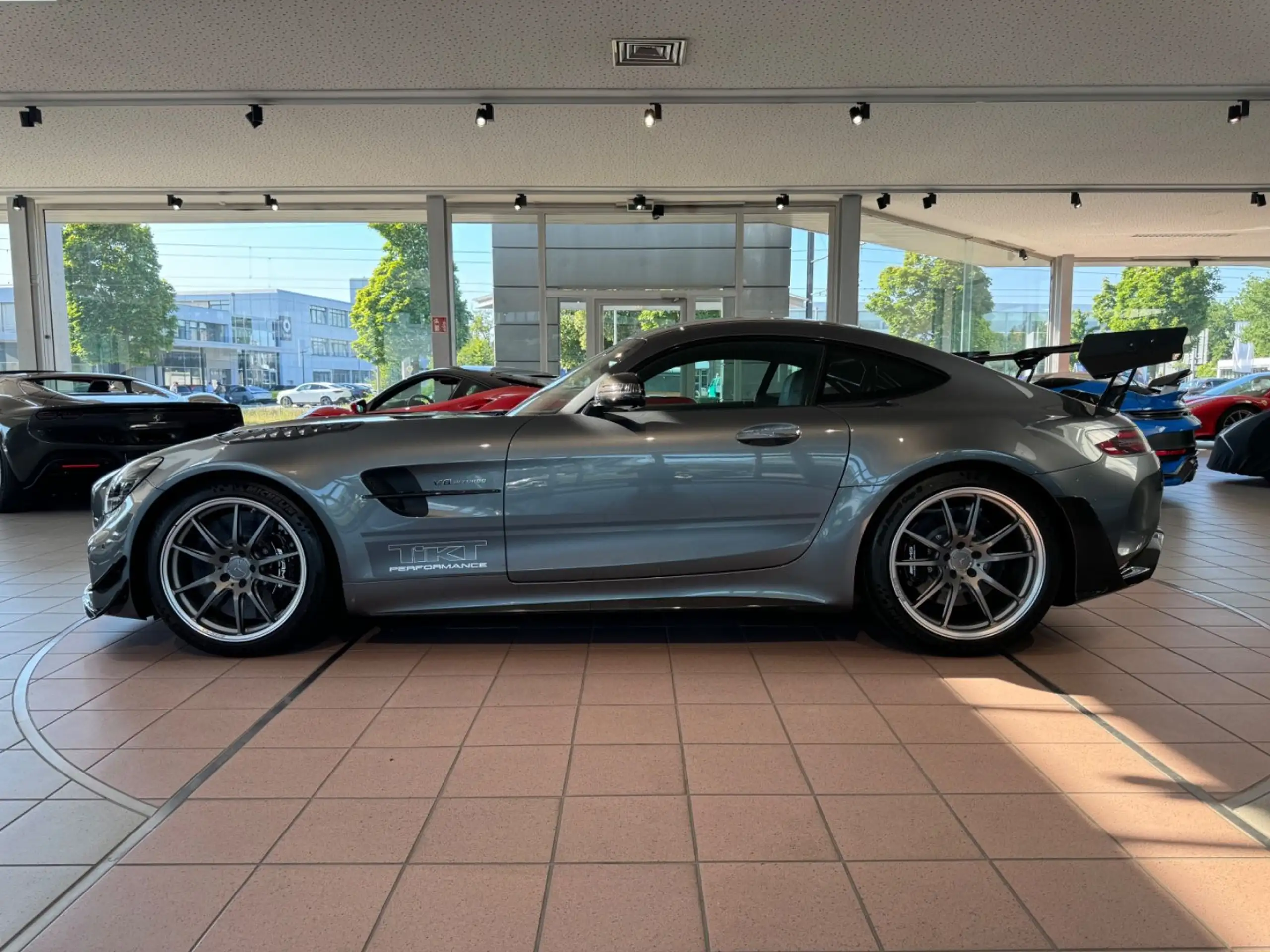 Mercedes-Benz - AMG GT