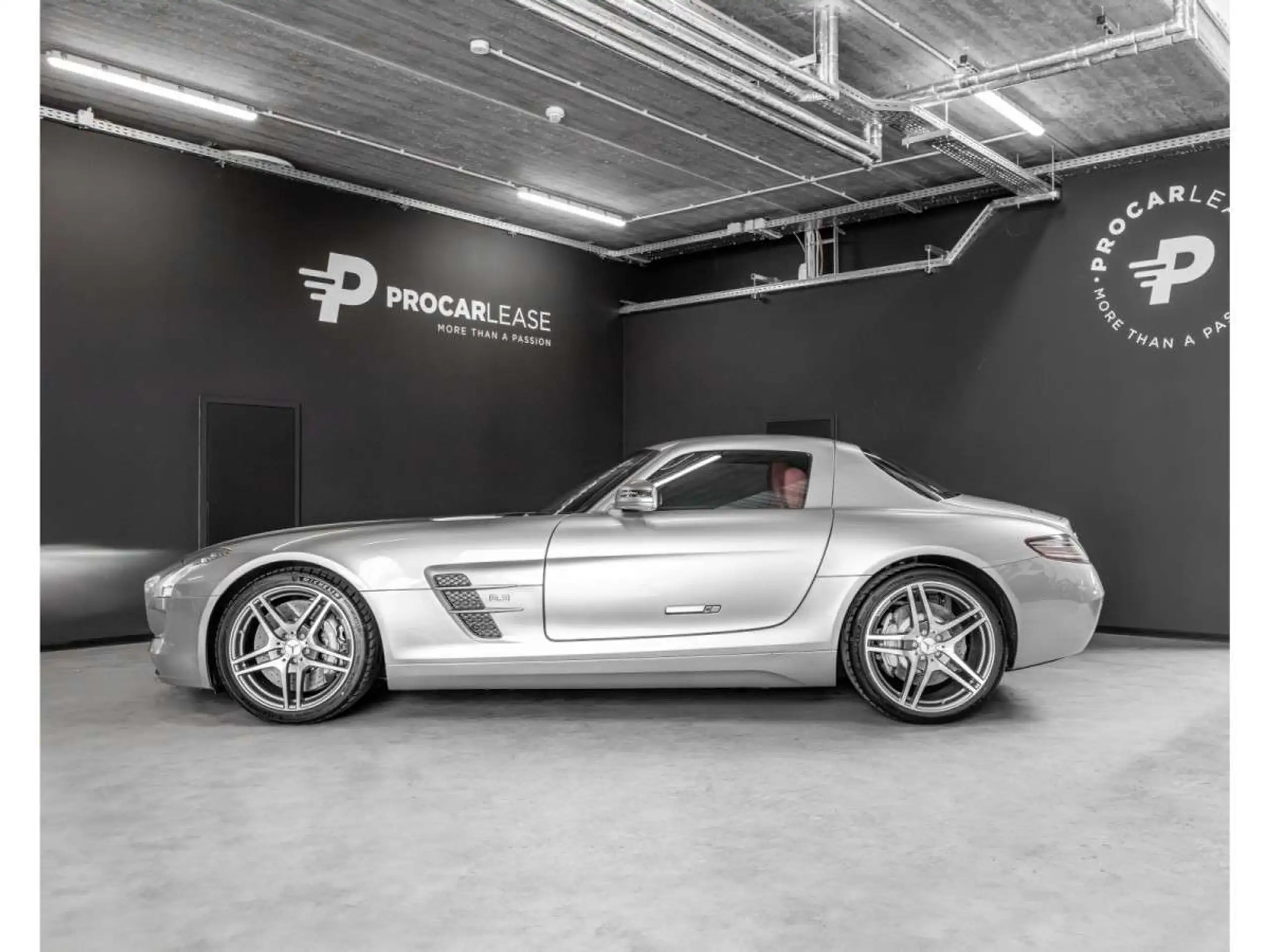 Mercedes-Benz - SLS