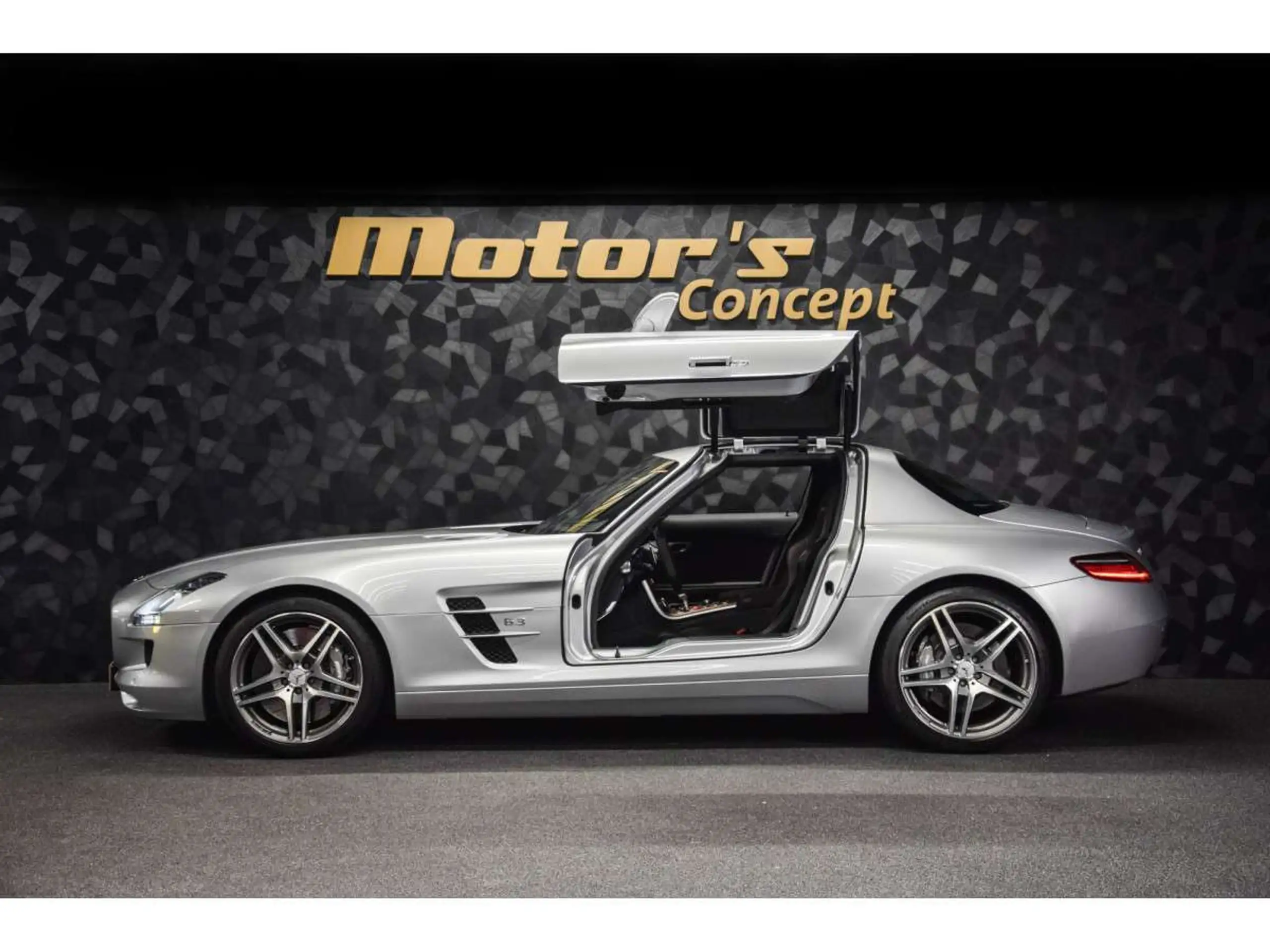 Mercedes-Benz - SLS