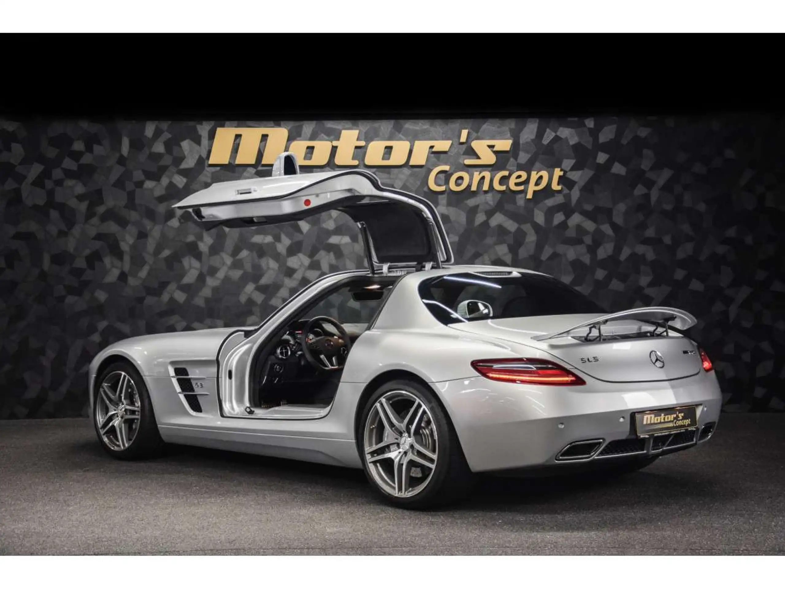 Mercedes-Benz - SLS