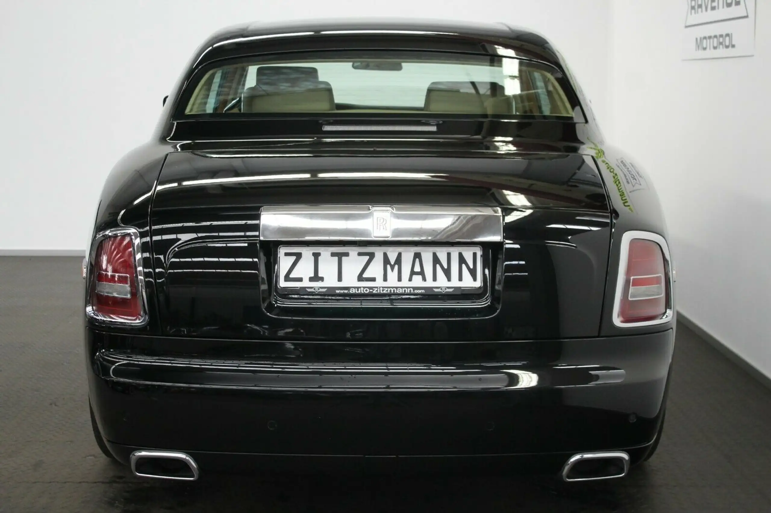 Rolls-Royce - Phantom