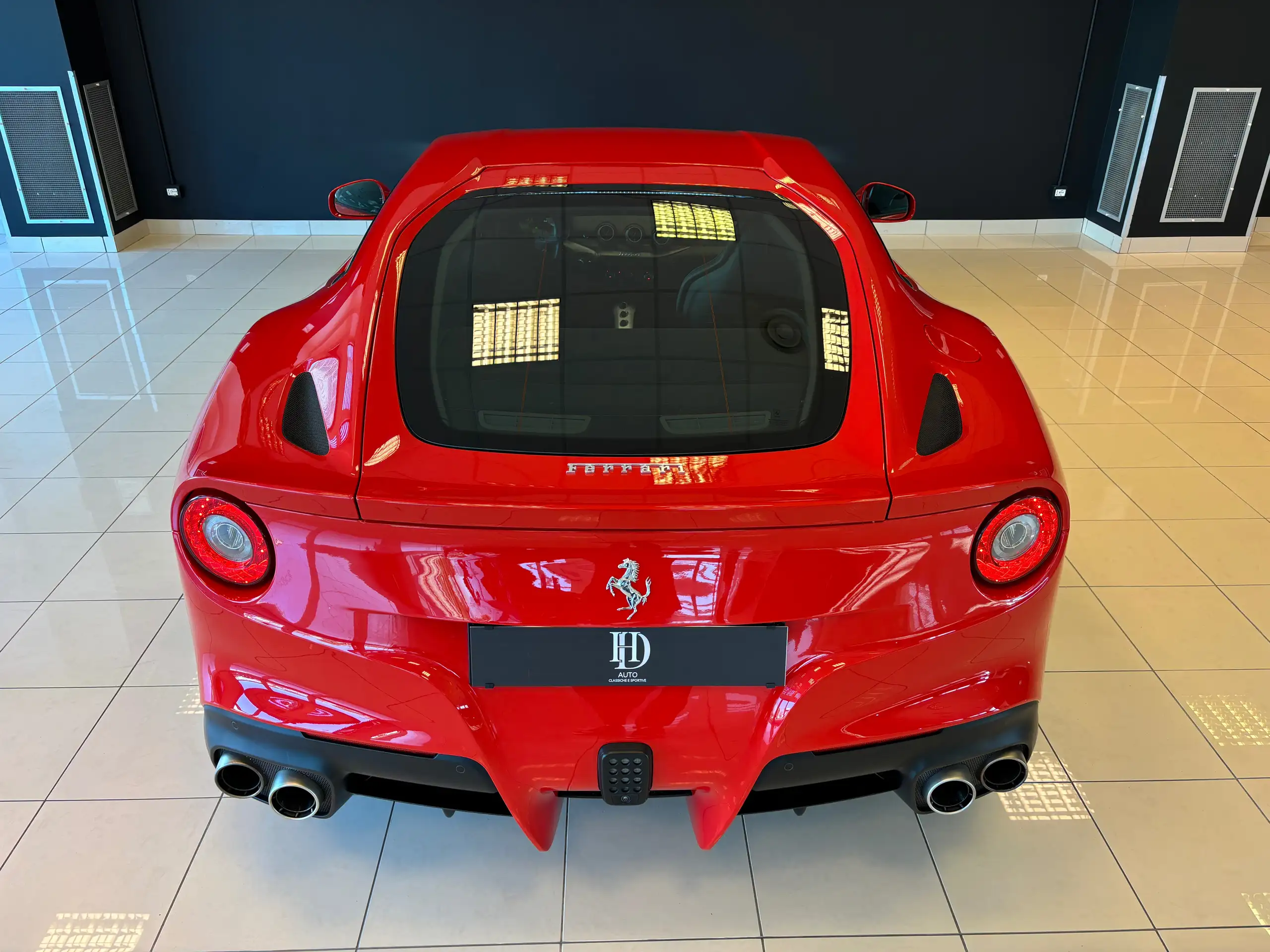 Ferrari - F12