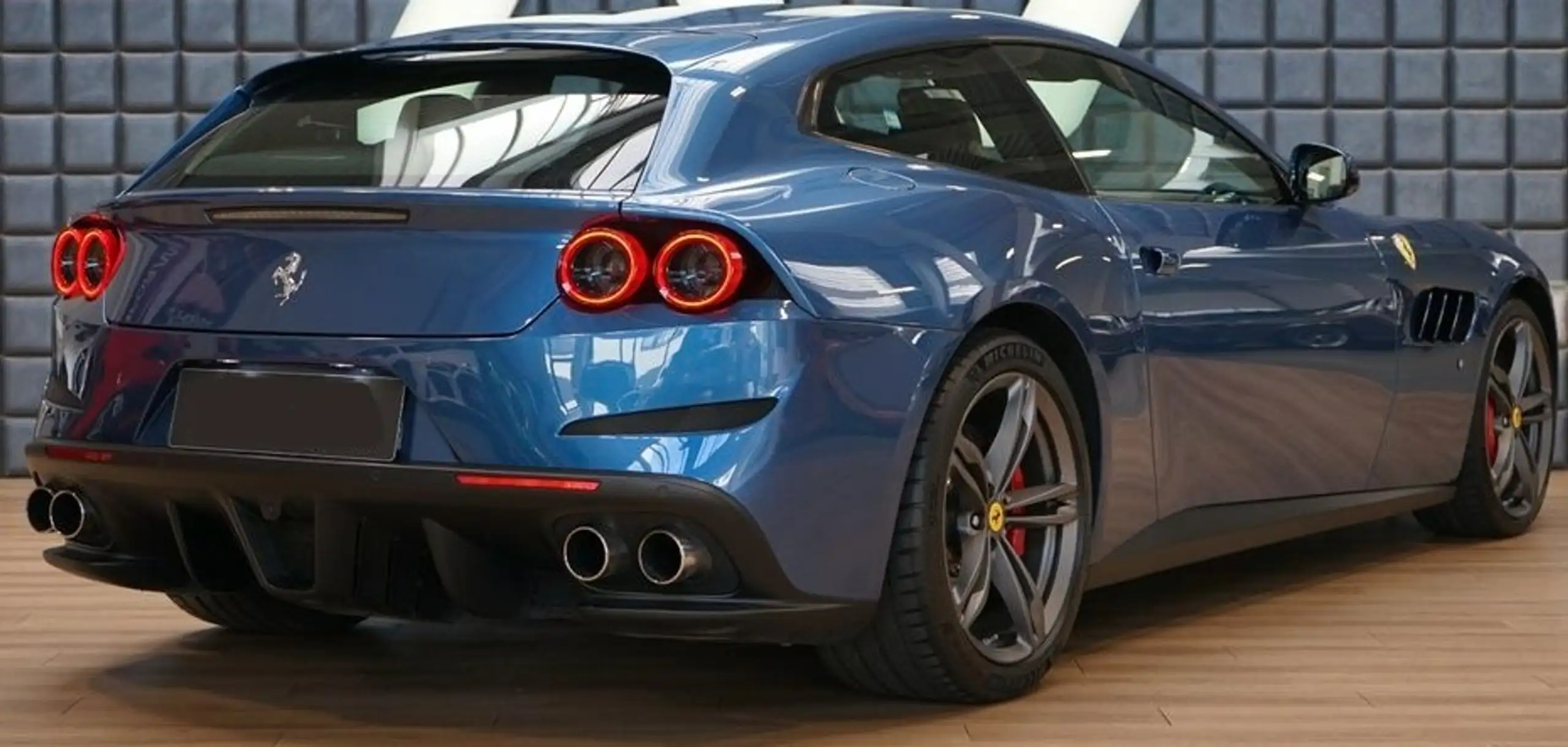 Ferrari - GTC4 Lusso