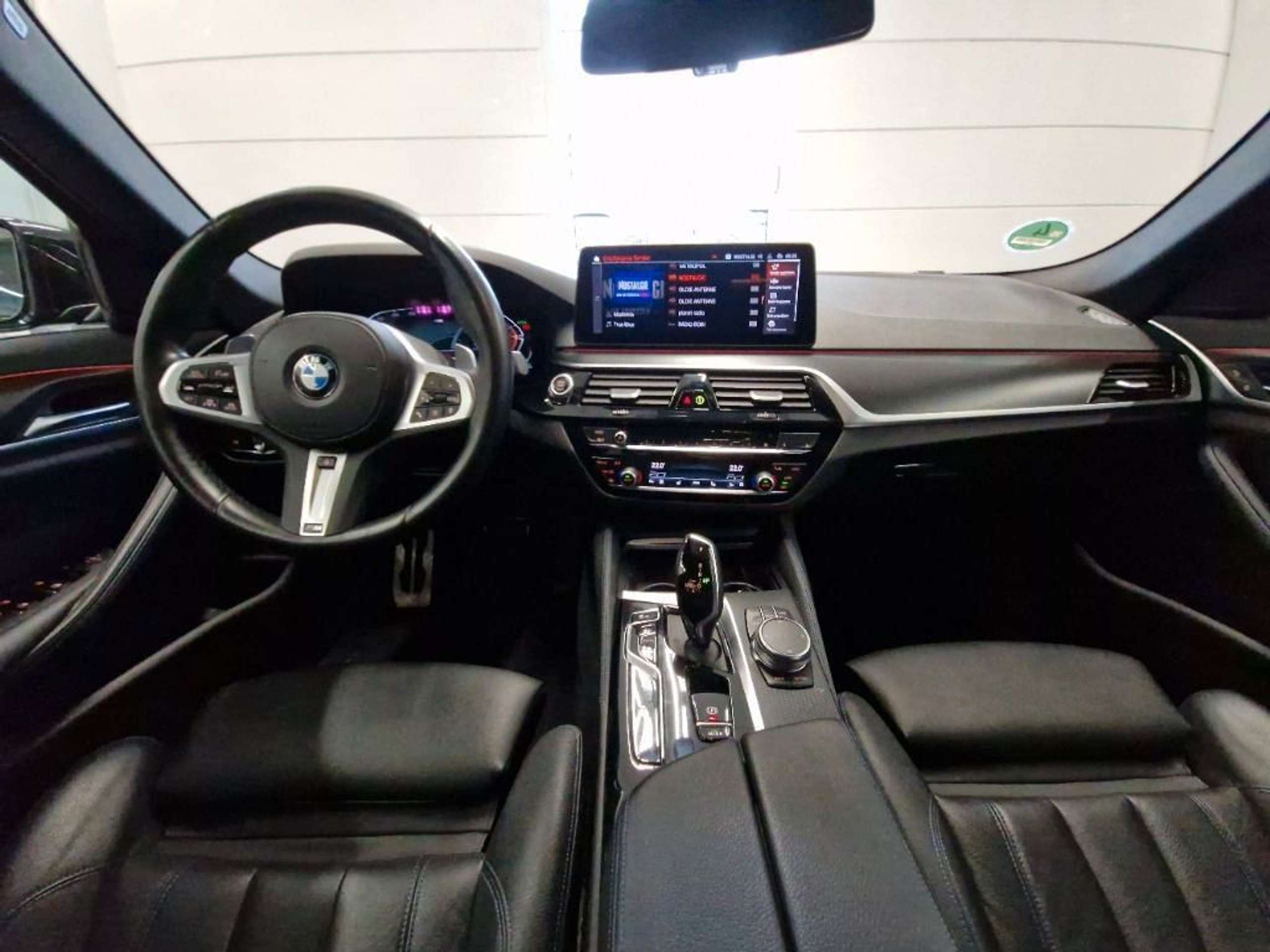 BMW - 530