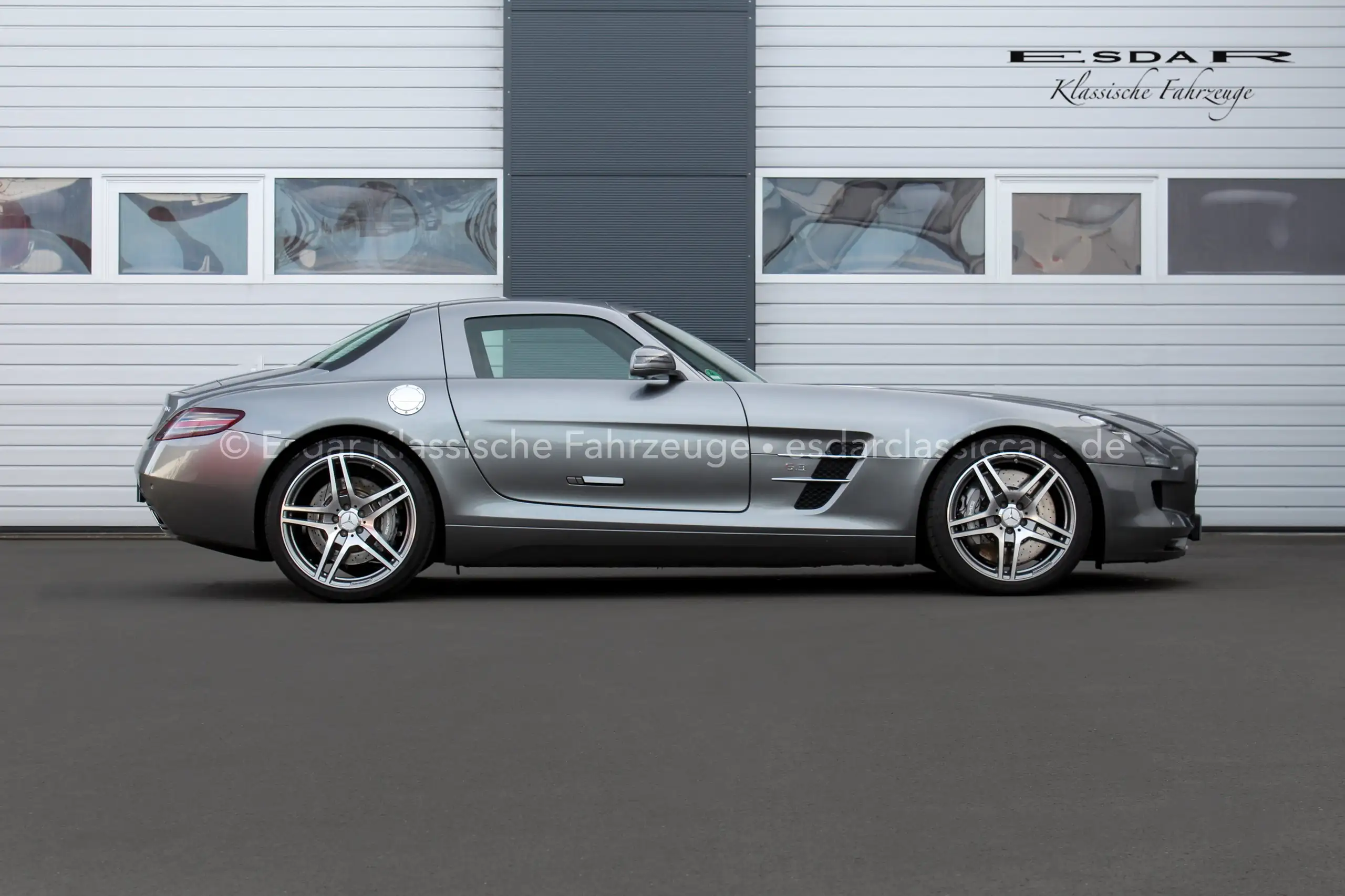 Mercedes-Benz - SLS