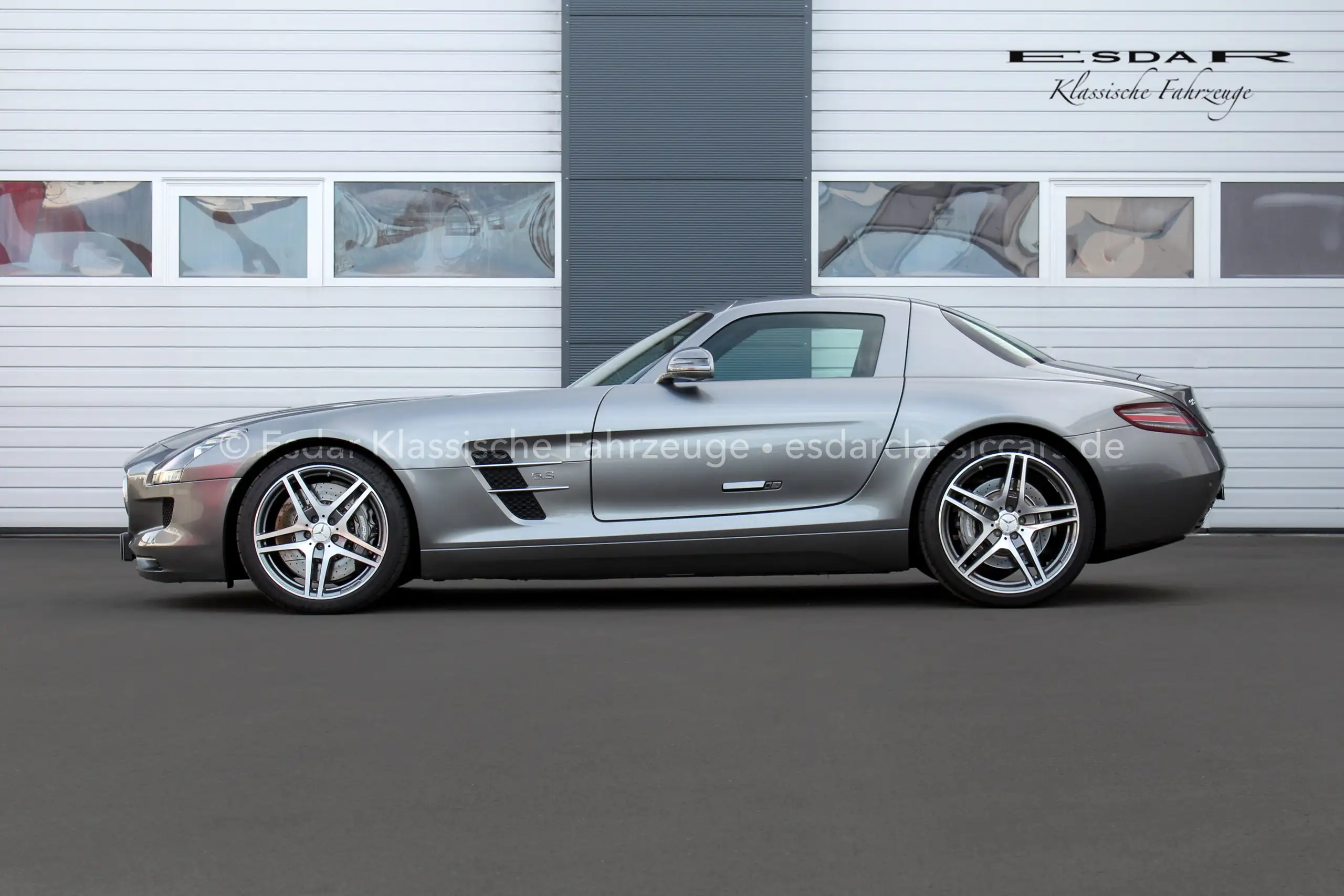 Mercedes-Benz - SLS