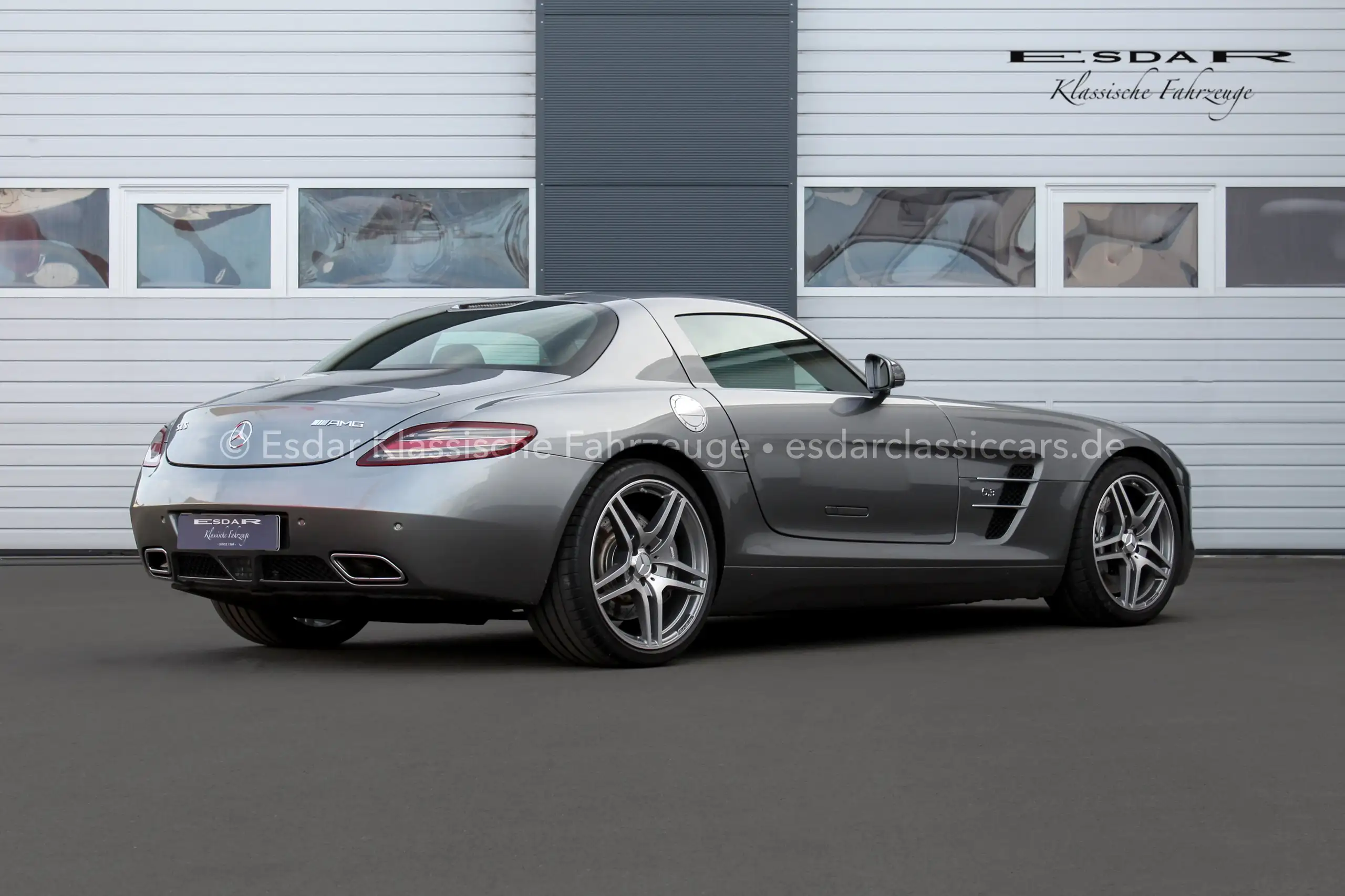 Mercedes-Benz - SLS