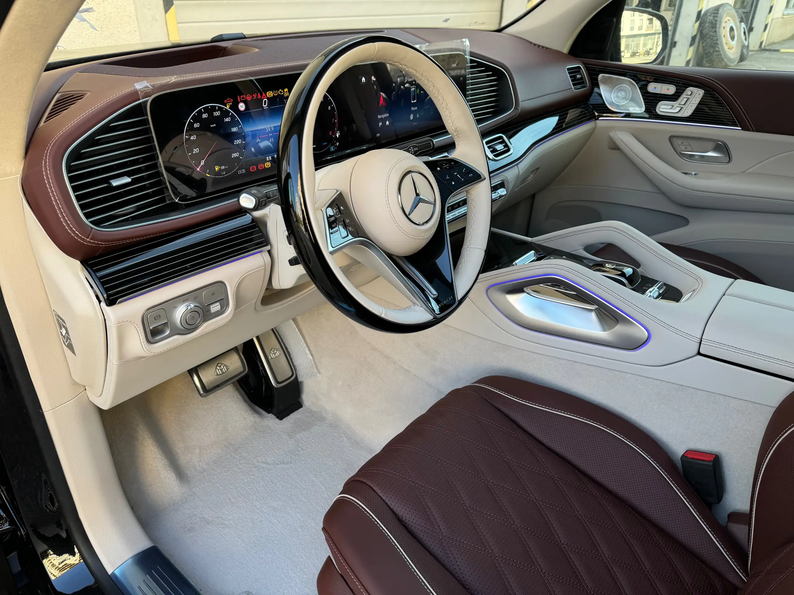 Mercedes-Benz - GLS 600