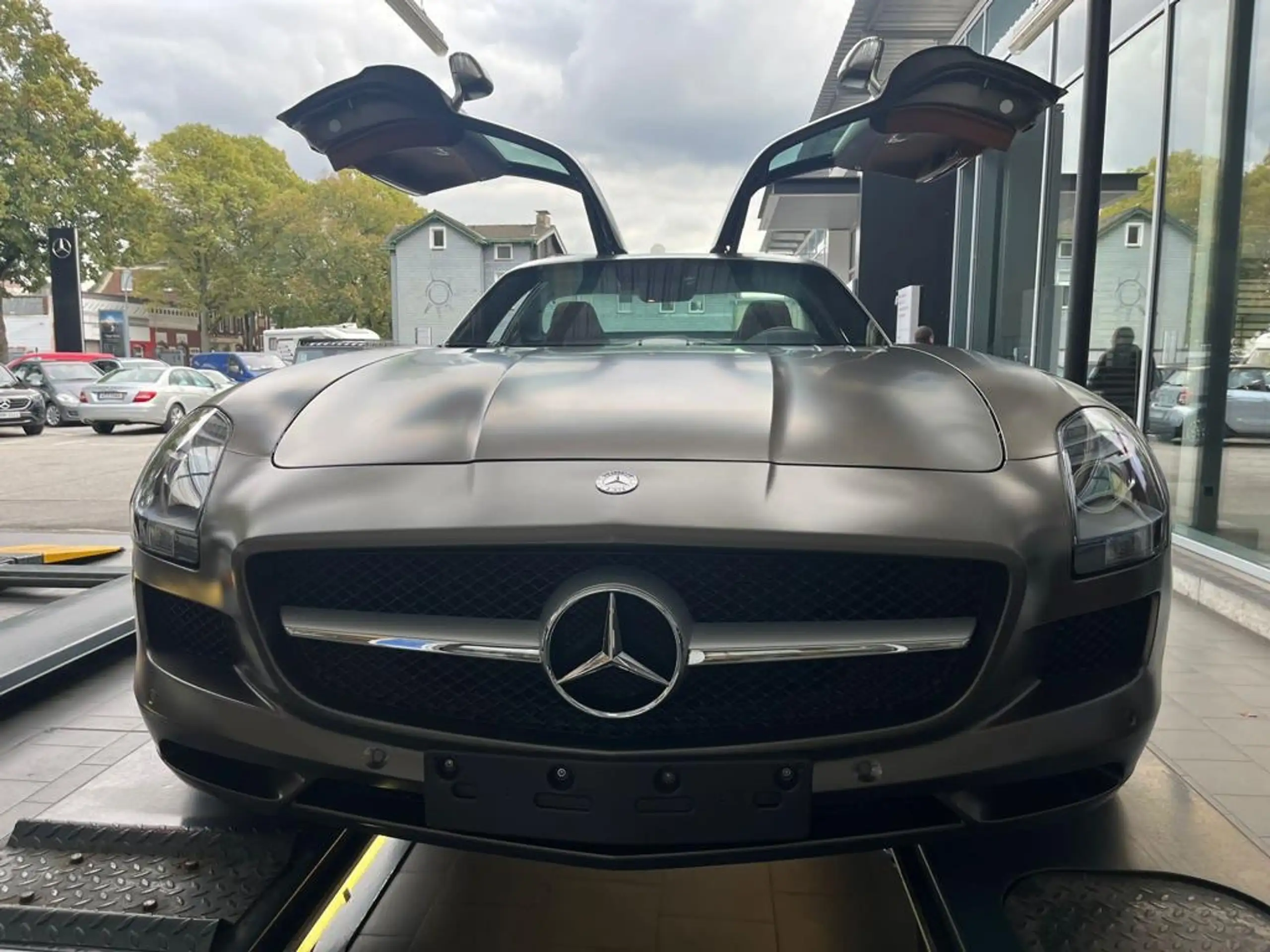 Mercedes-Benz - SLS