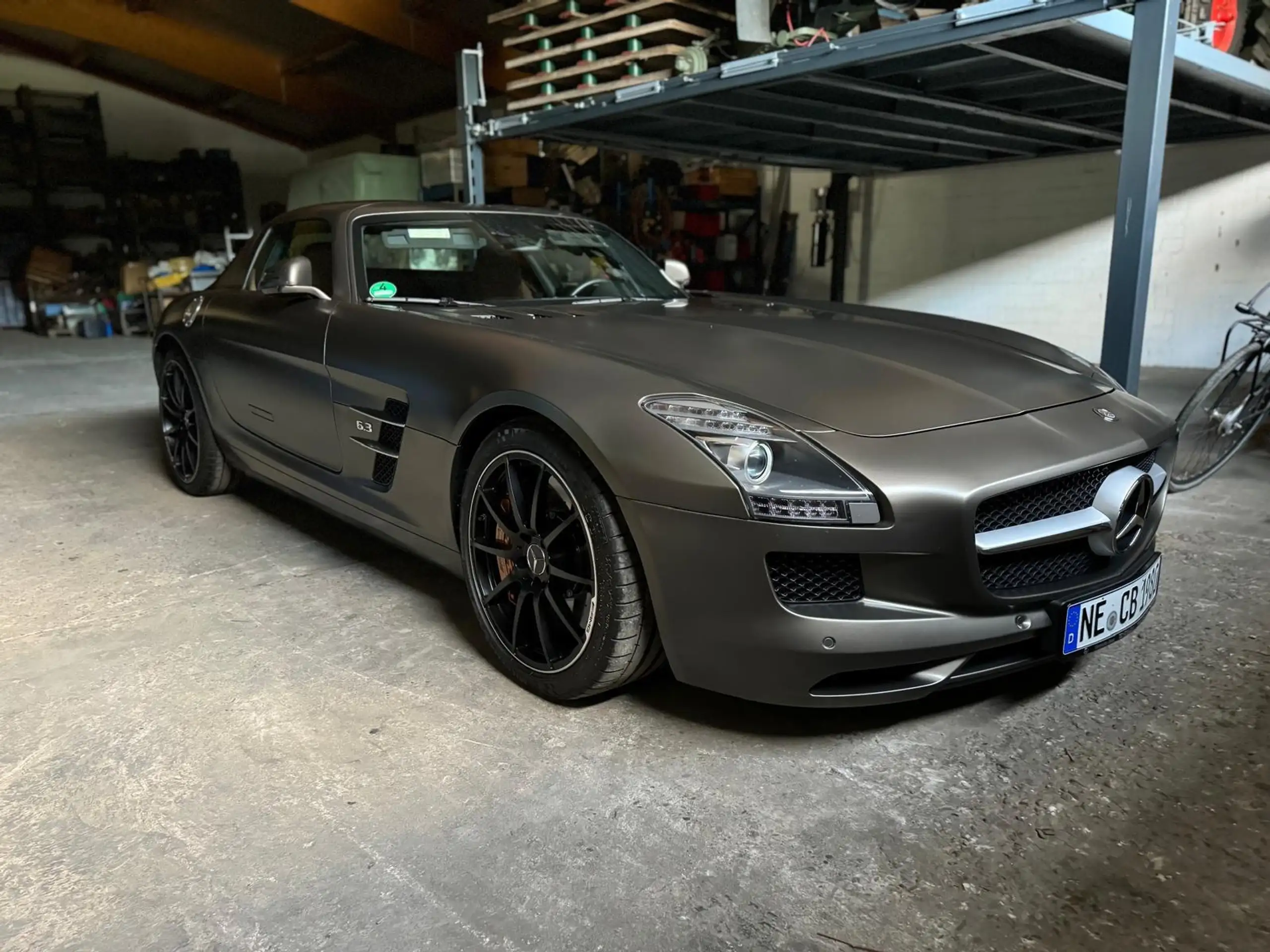 Mercedes-Benz - SLS