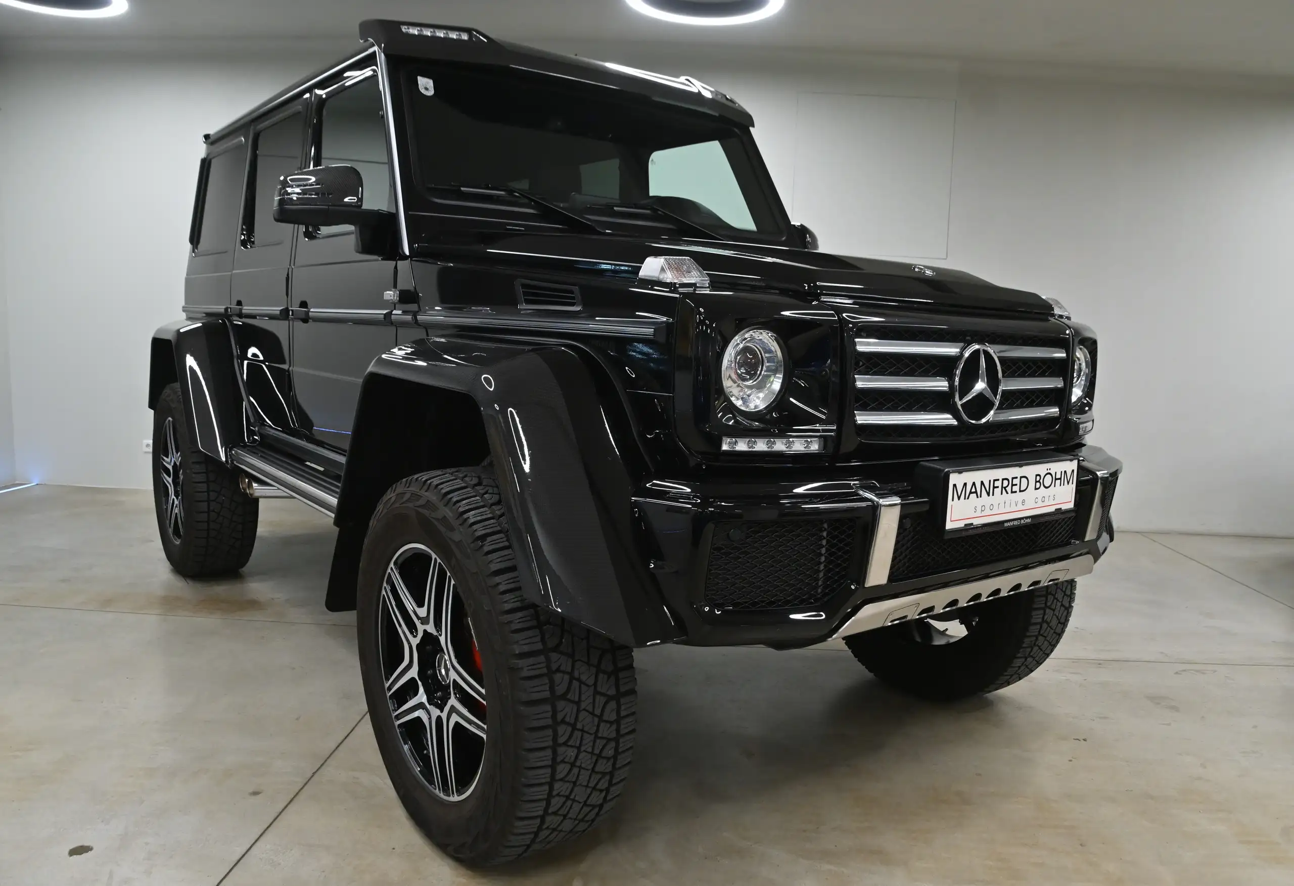 Mercedes-Benz - G 500