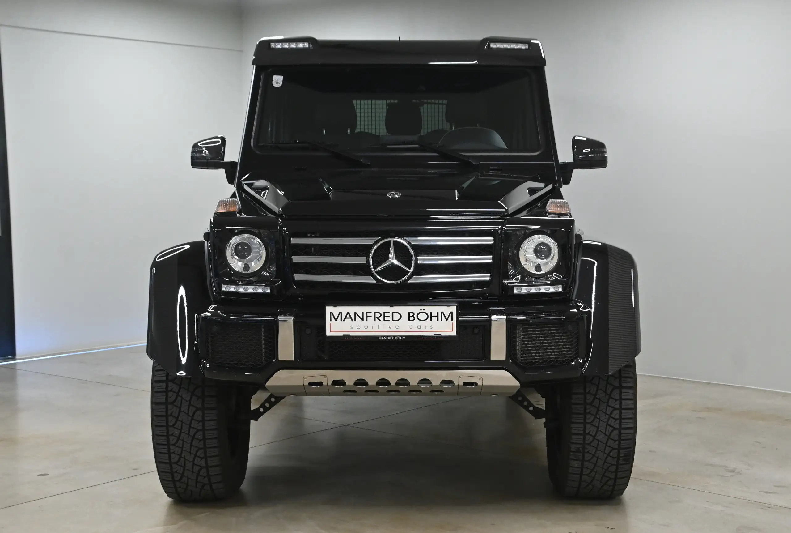 Mercedes-Benz - G 500